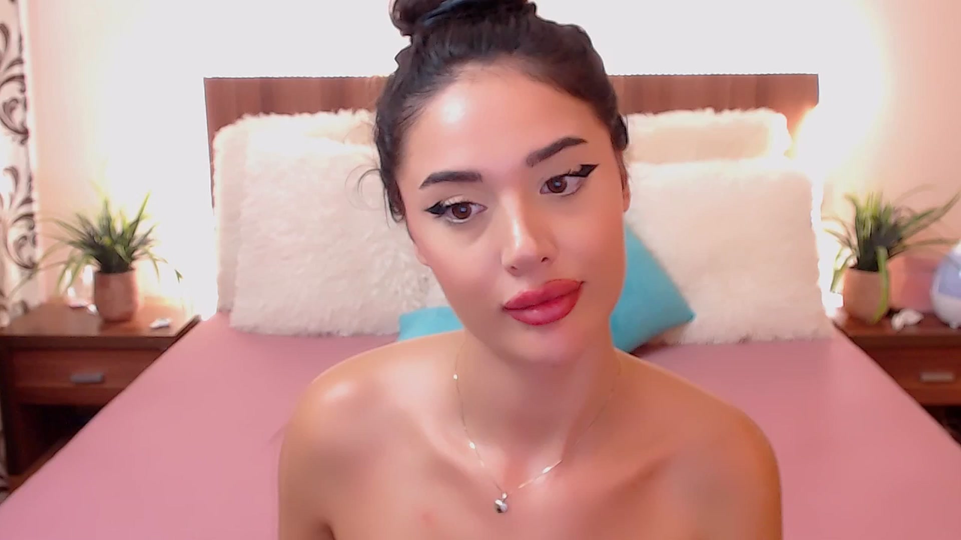 Gallery image thumbnail from DestinyFox1's myfreecams stream on, 08/16/2024, 10:15 image 7 of 20