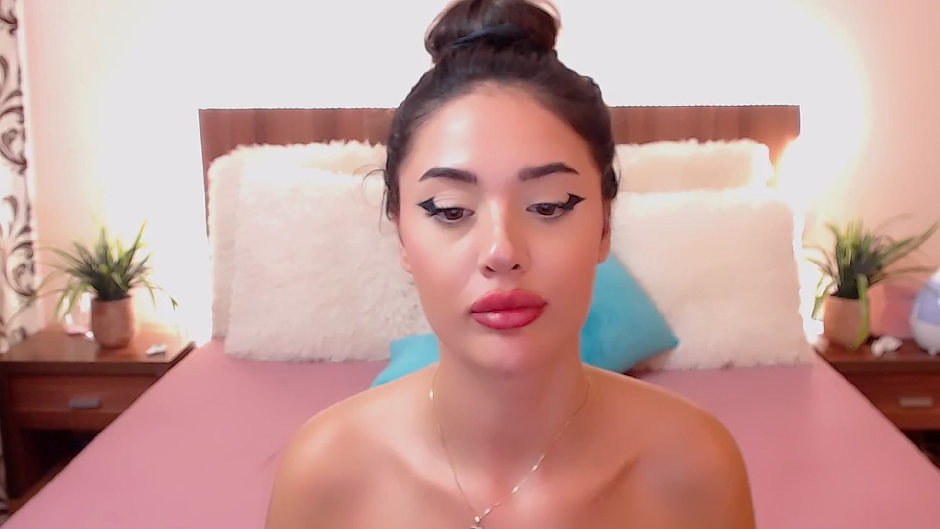Gallery image thumbnail from DestinyFox1's myfreecams stream on, 08/16/2024, 10:15 image 8 of 20