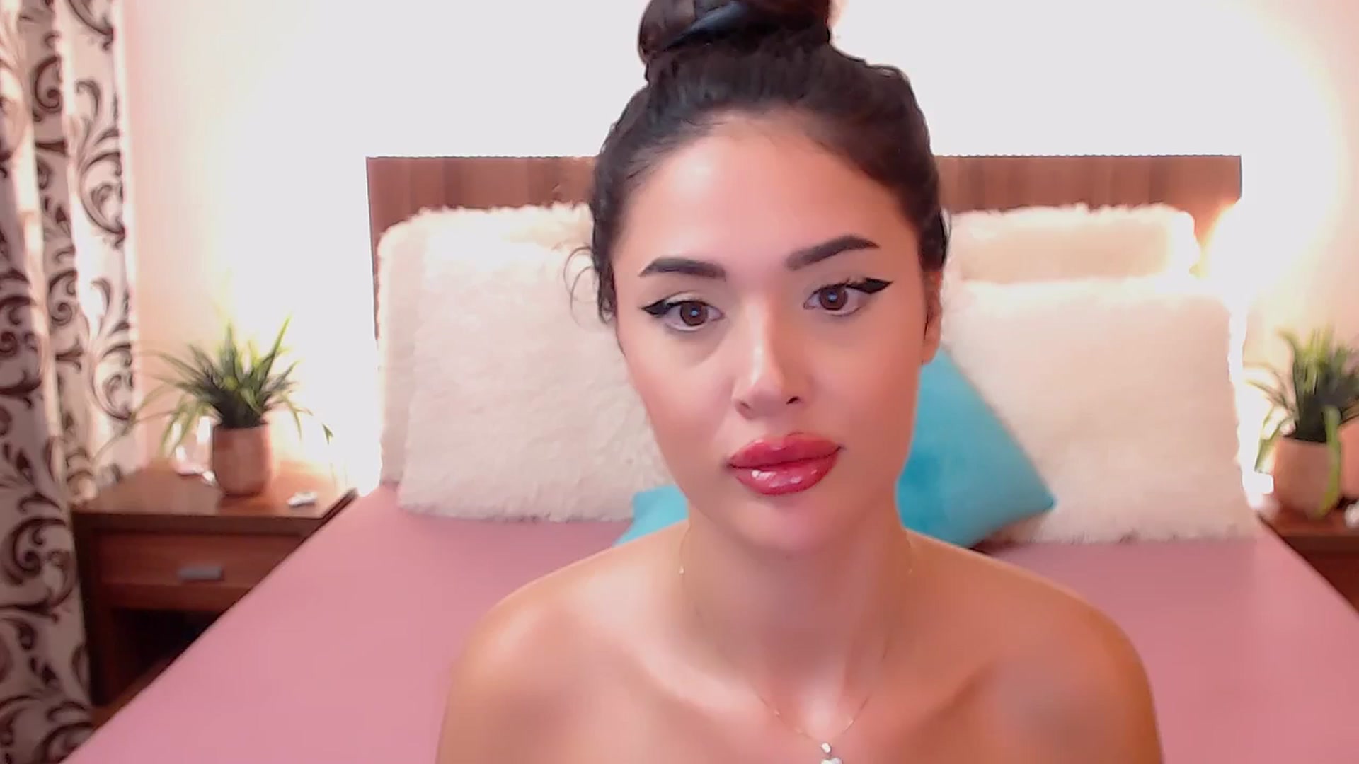 Gallery image thumbnail from DestinyFox1's myfreecams stream on, 08/16/2024, 10:15 image 17 of 20