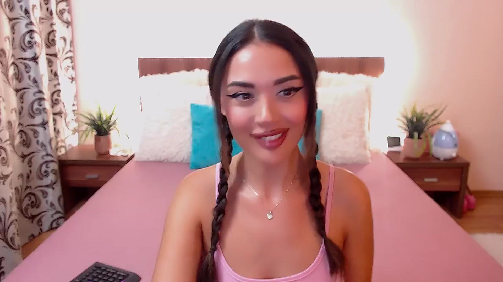 Gallery image thumbnail from DestinyFox1's myfreecams stream on, 08/31/2024, 15:11 image 13 of 20