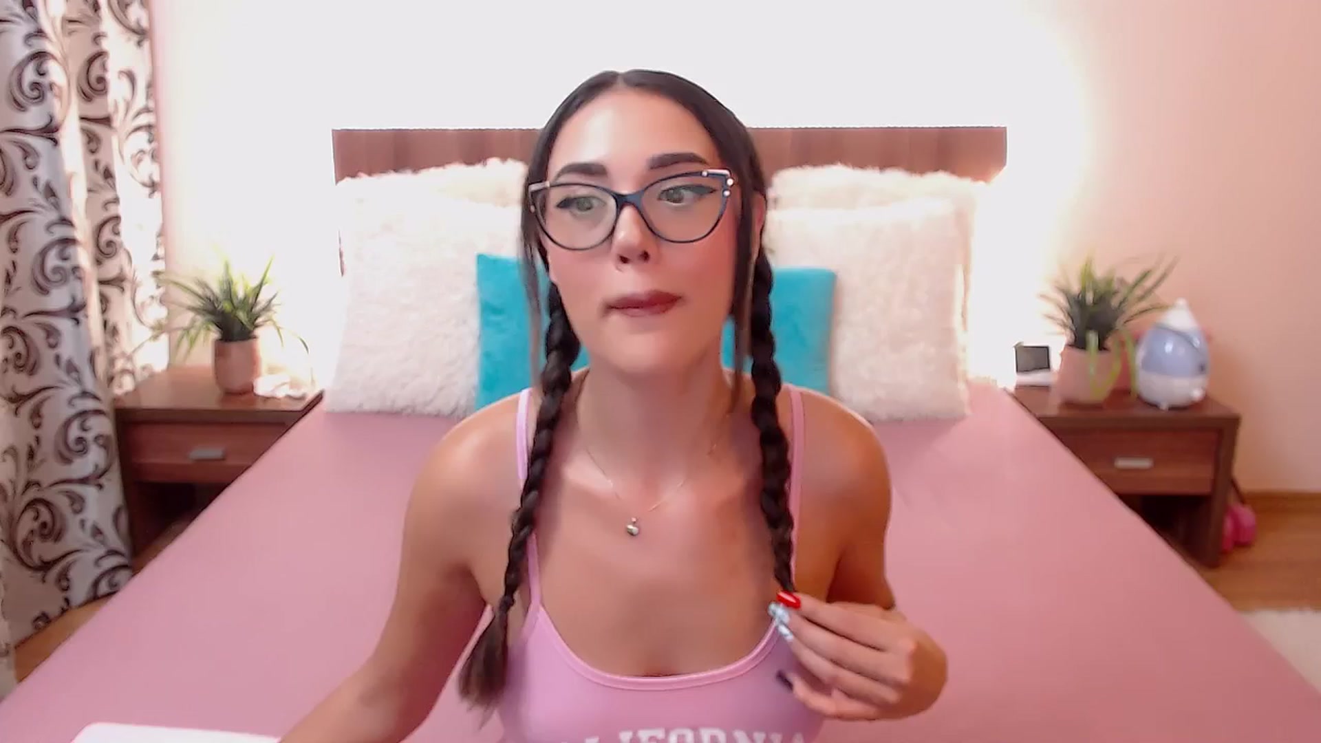Gallery image thumbnail from DestinyFox1's myfreecams stream on, 08/31/2024, 15:11 image 18 of 20