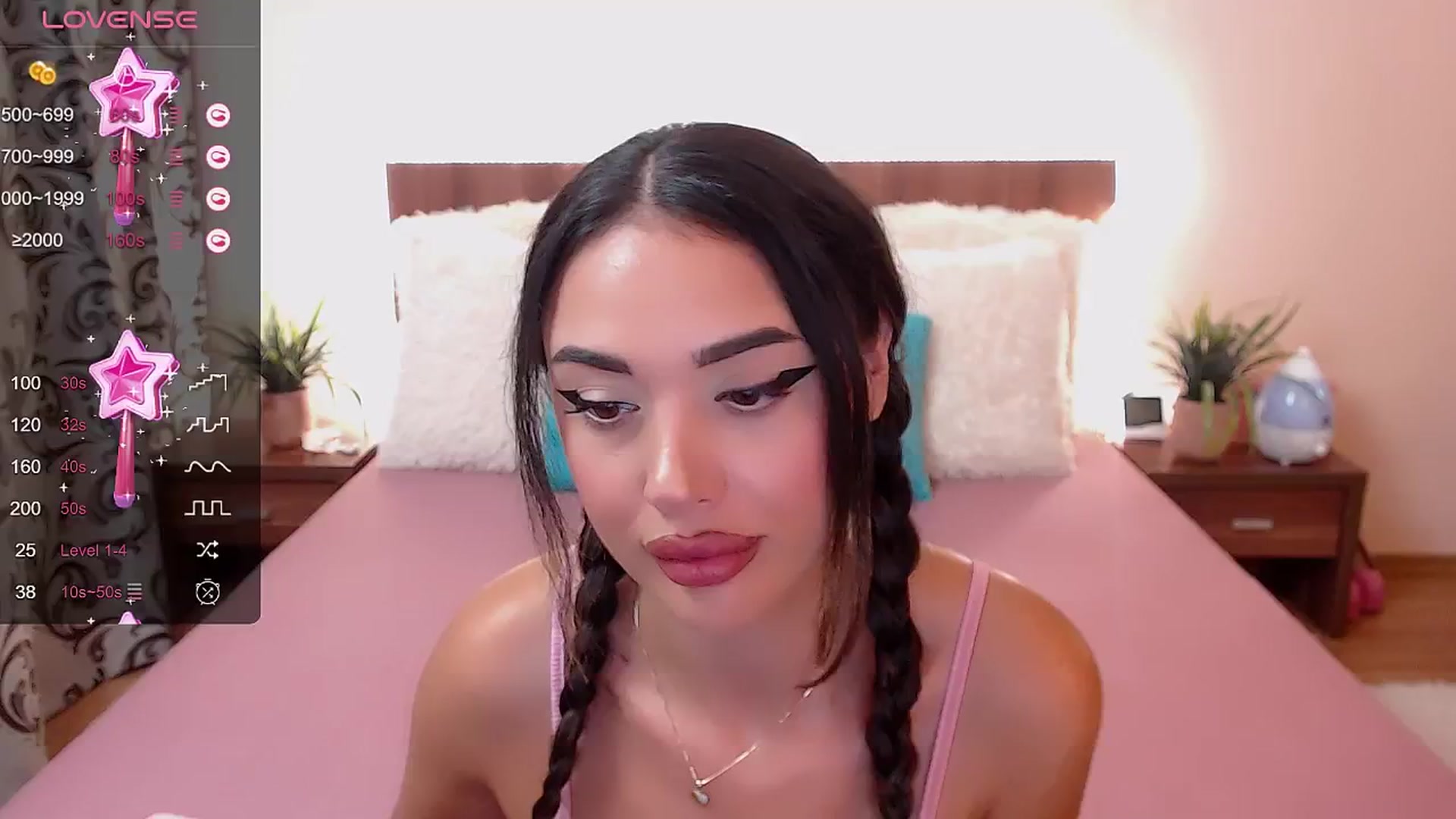 Gallery image thumbnail from DestinyFox1's myfreecams stream on, 08/31/2024, 15:50 image 15 of 20