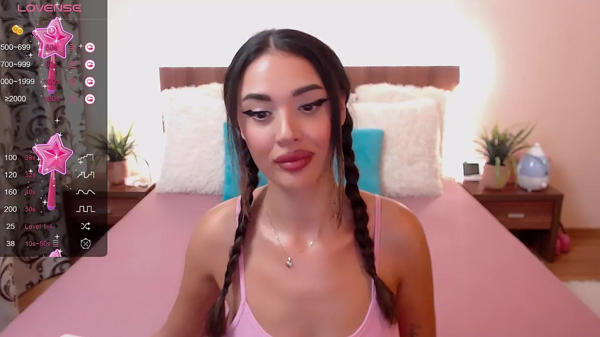 Gallery image thumbnail from DestinyFox1's myfreecams stream on, 08/31/2024, 15:50 image 14 of 20