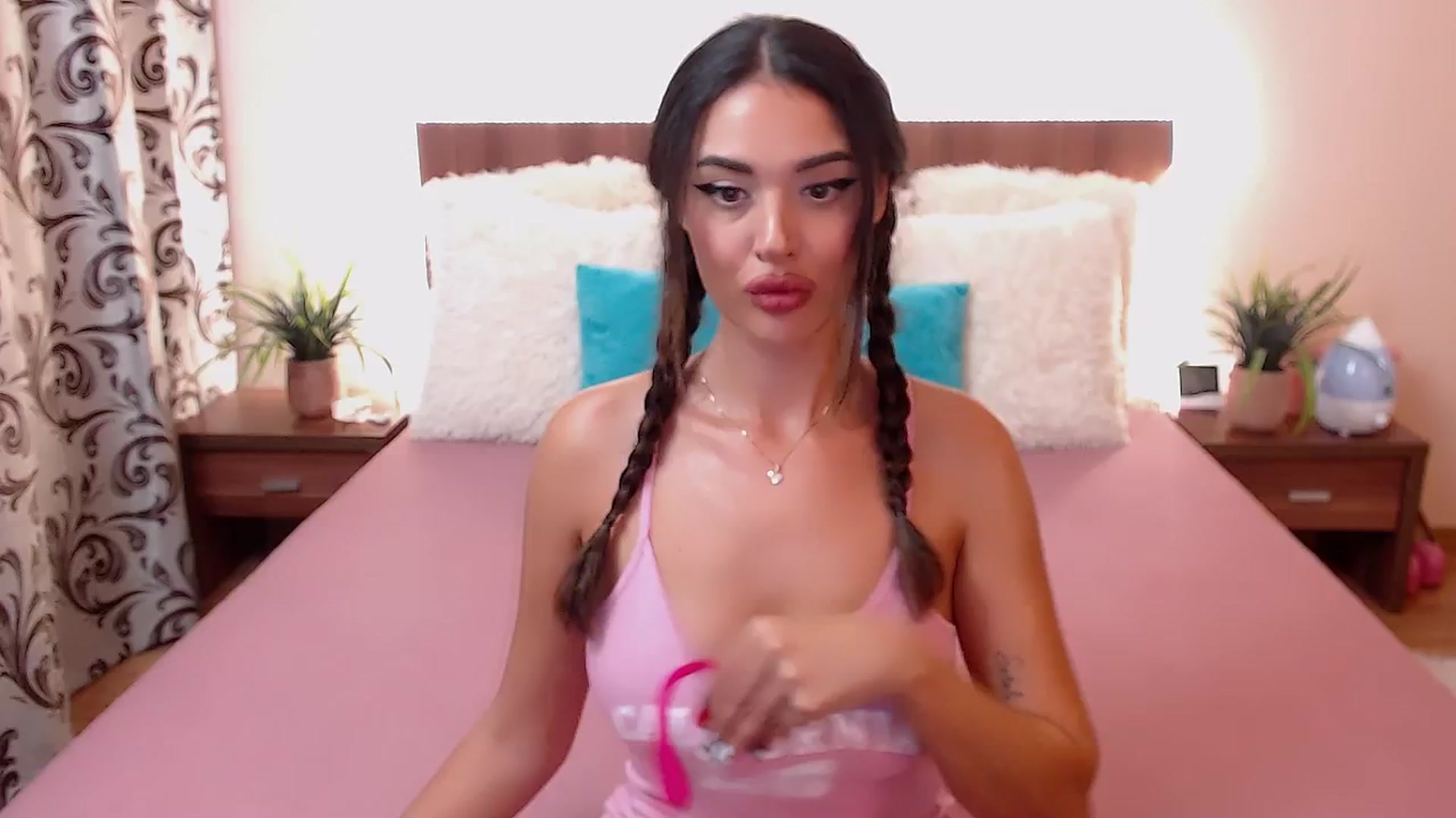 Gallery image thumbnail from DestinyFox1's myfreecams stream on, 08/31/2024, 16:49 image 4 of 20