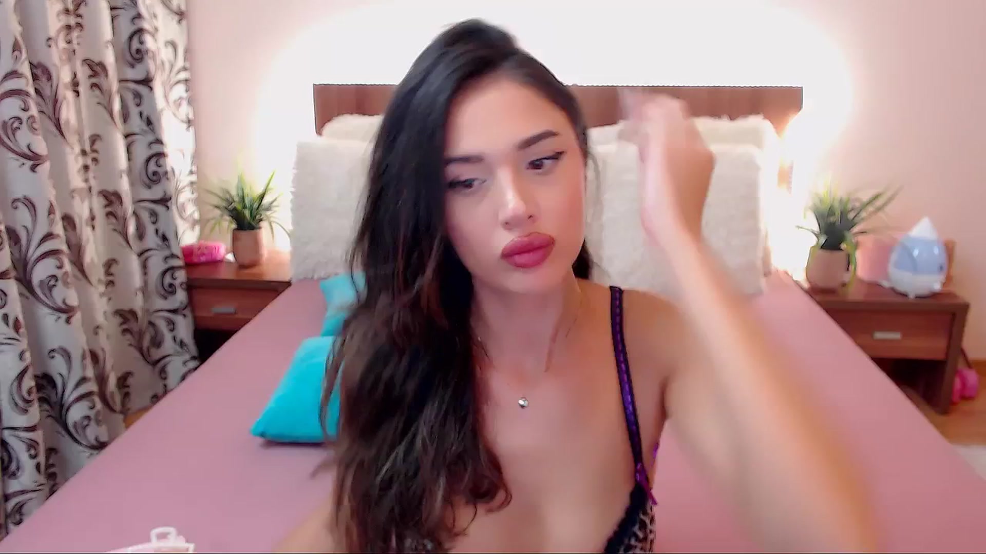 Gallery image thumbnail from DestinyFox1's myfreecams stream on, 09/07/2024, 17:12 image 1 of 20