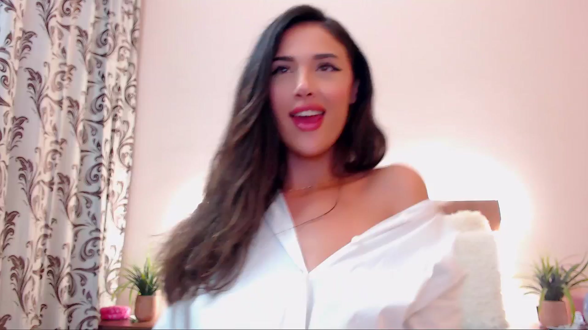 Gallery image thumbnail from DestinyFox1's myfreecams stream on, 09/09/2024, 14:56 image 5 of 20