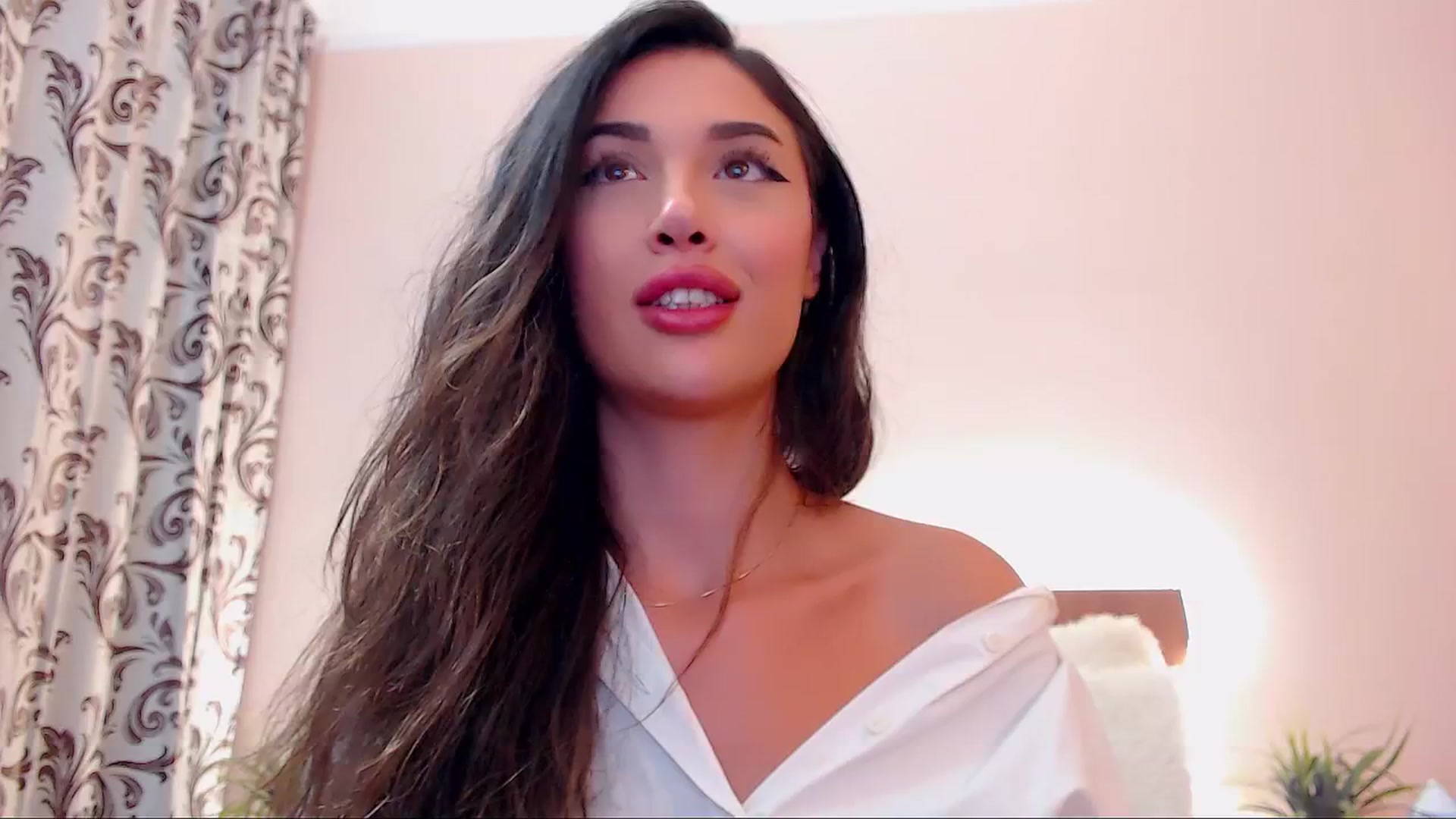Gallery image thumbnail from DestinyFox1's myfreecams stream on, 09/09/2024, 14:56 image 4 of 20
