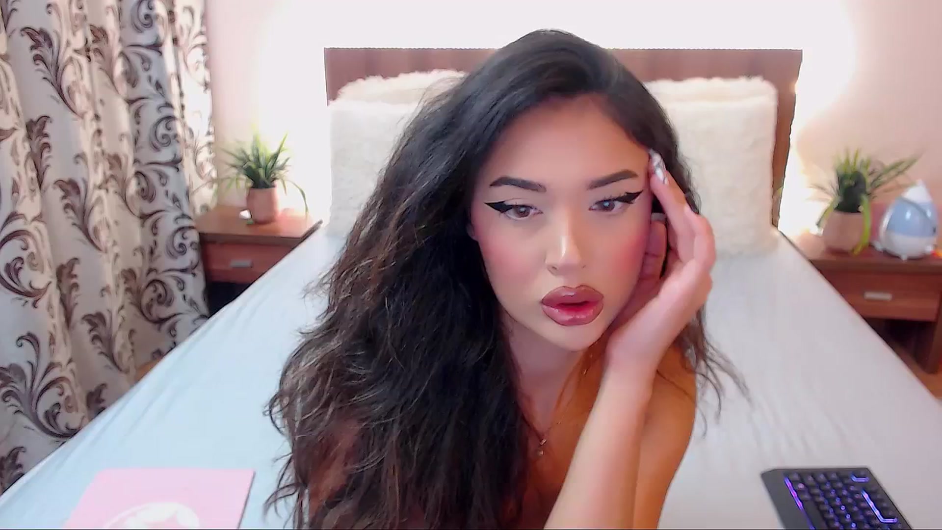 Gallery image thumbnail from DestinyFox1's myfreecams stream on, 09/11/2024, 05:25 image 15 of 20