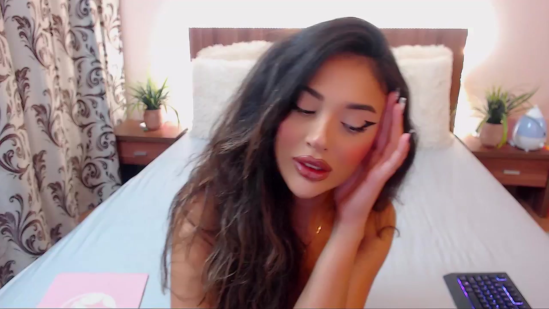 Gallery image thumbnail from DestinyFox1's myfreecams stream on, 09/11/2024, 05:25 image 18 of 20