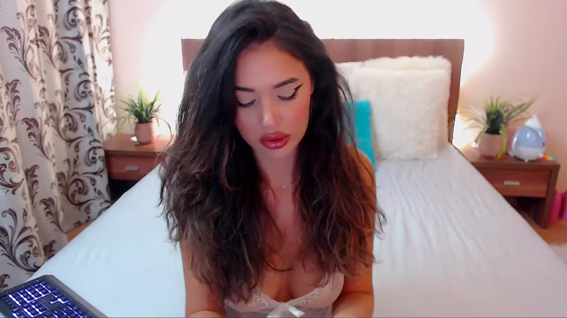 Gallery image thumbnail from DestinyFox1's myfreecams stream on, 09/11/2024, 12:43 image 2 of 20