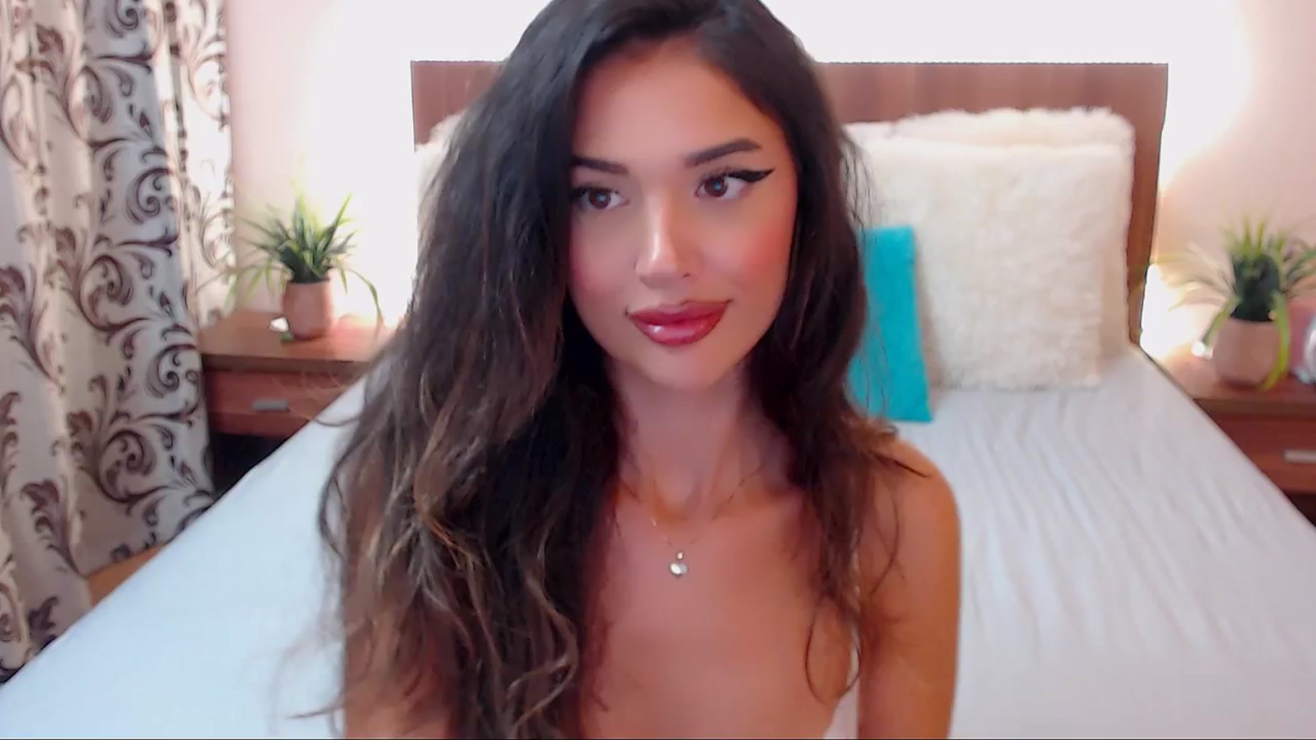 Gallery image thumbnail from DestinyFox1's myfreecams stream on, 09/11/2024, 12:43 image 20 of 20