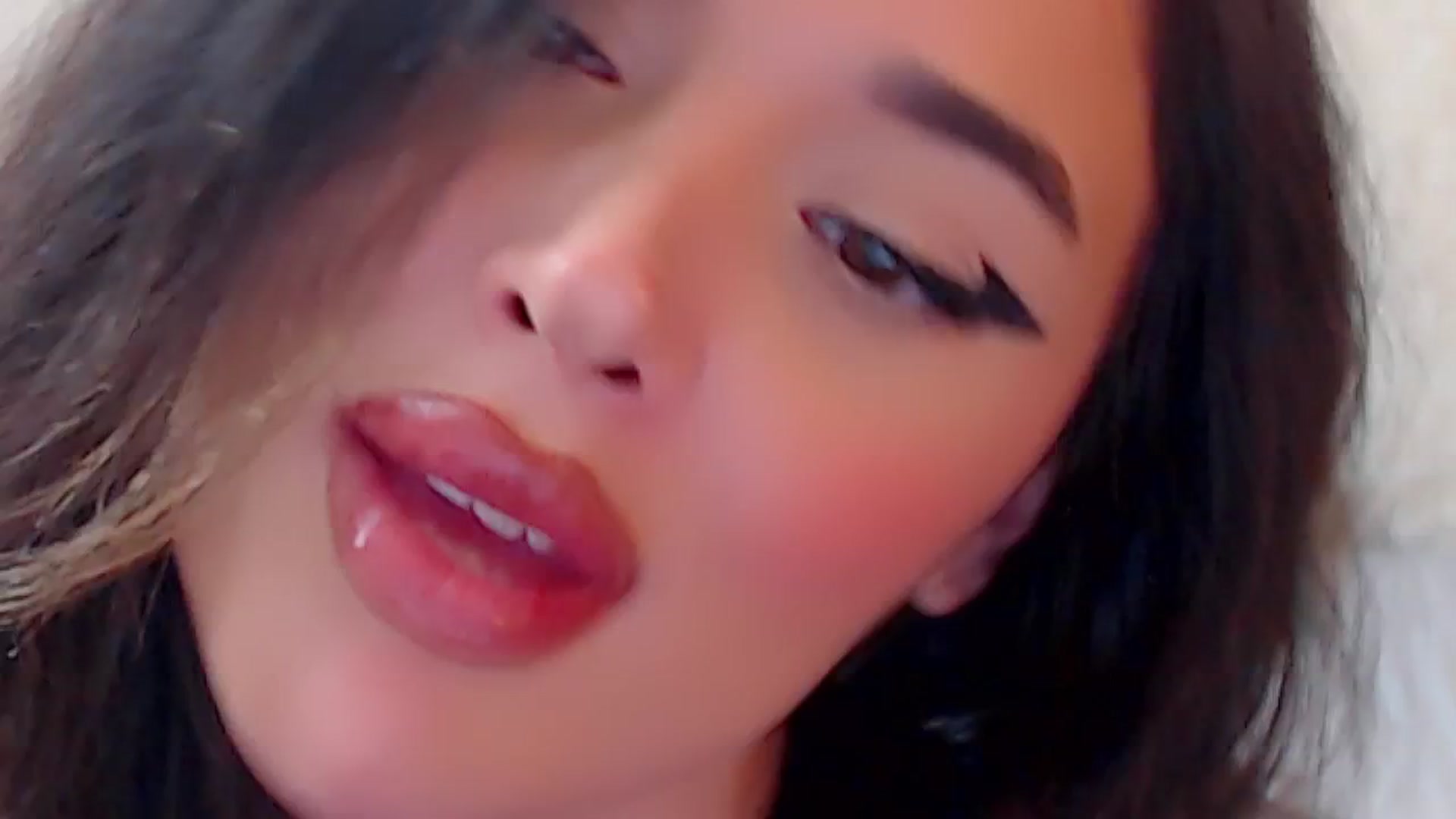 Gallery image thumbnail from DestinyFox1's myfreecams stream on, 09/11/2024, 12:43 image 17 of 20