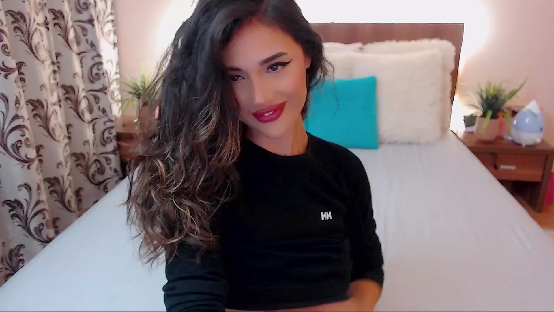 Gallery image thumbnail from DestinyFox1's myfreecams stream on, 09/14/2024, 14:49 image 10 of 20