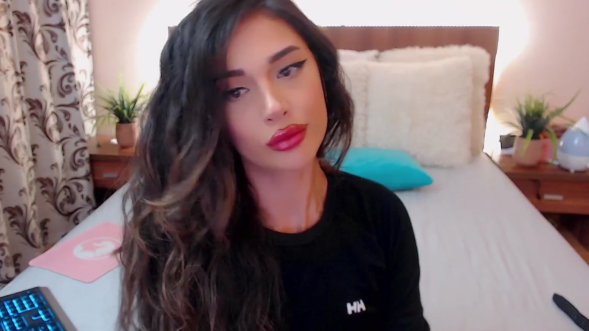 Gallery image thumbnail from DestinyFox1's myfreecams stream on, 09/14/2024, 16:20 image 5 of 20