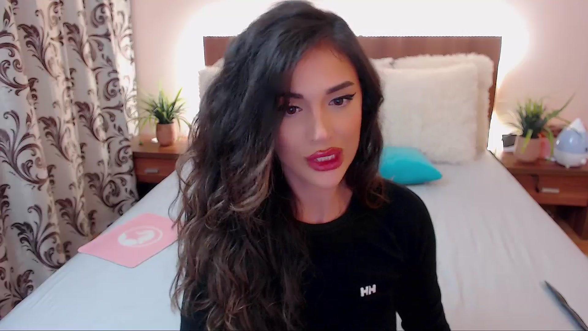 Gallery image thumbnail from DestinyFox1's myfreecams stream on, 09/14/2024, 16:20 image 16 of 20