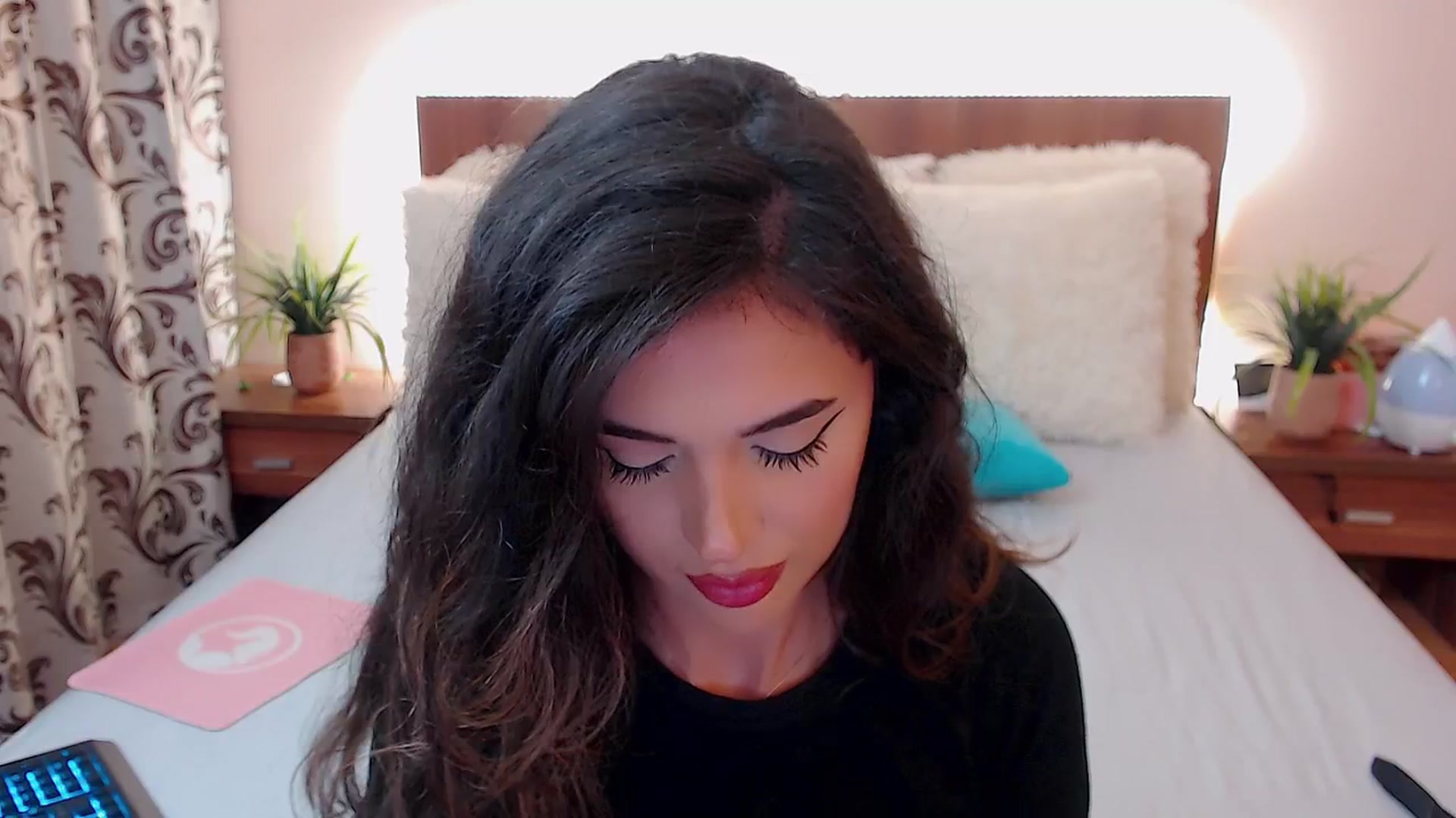 Gallery image thumbnail from DestinyFox1's myfreecams stream on, 09/14/2024, 16:20 image 2 of 20