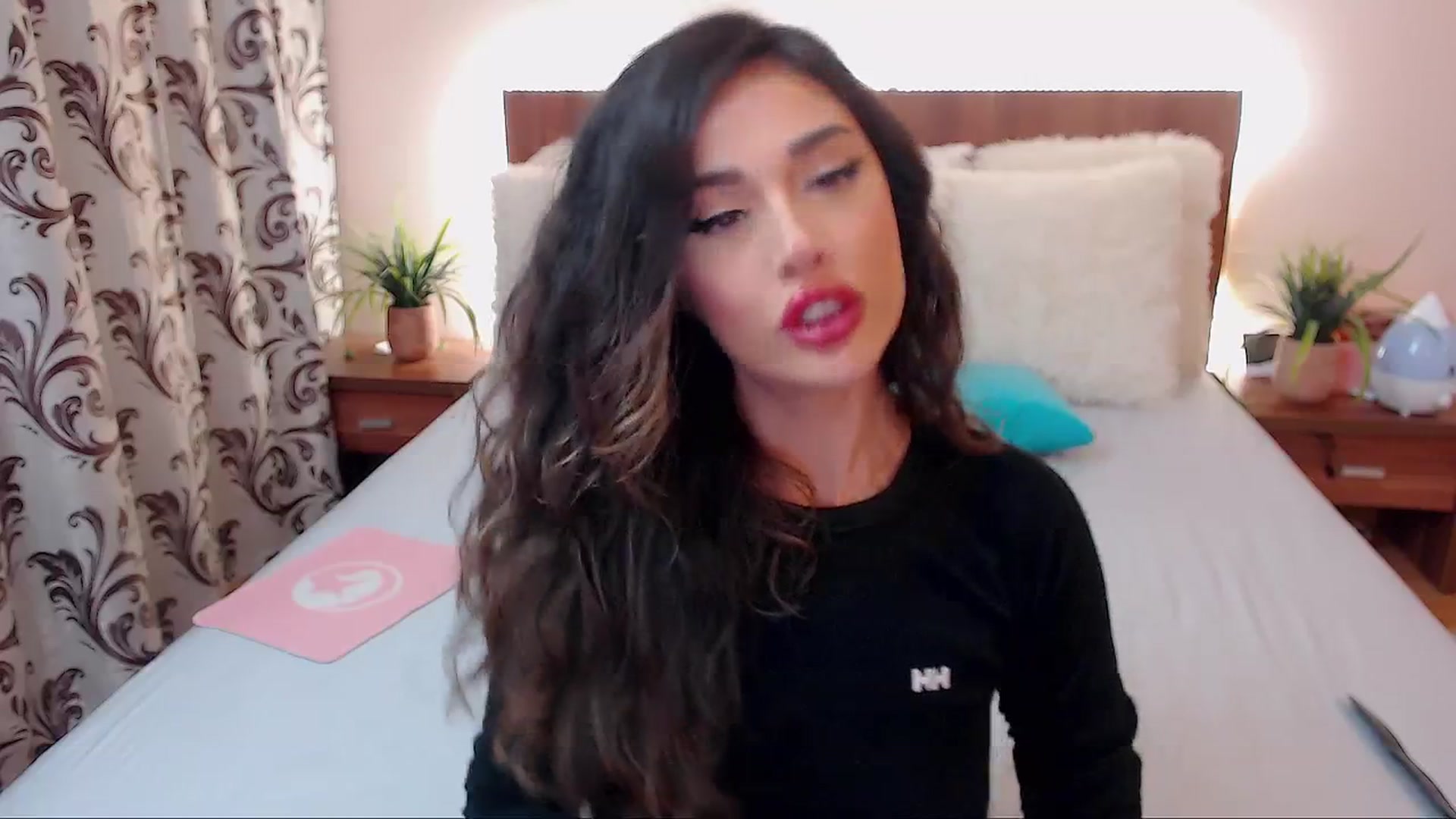 Gallery image thumbnail from DestinyFox1's myfreecams stream on, 09/14/2024, 16:20 image 15 of 20
