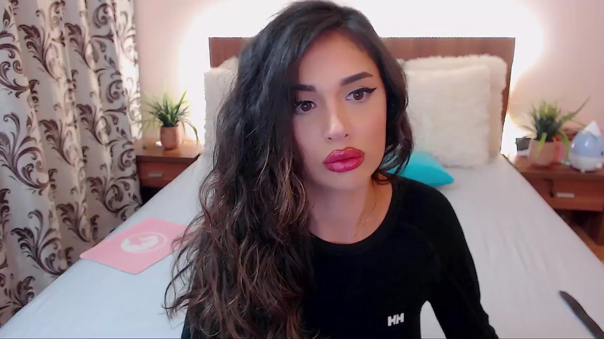 Gallery image thumbnail from DestinyFox1's myfreecams stream on, 09/14/2024, 17:40 image 1 of 20