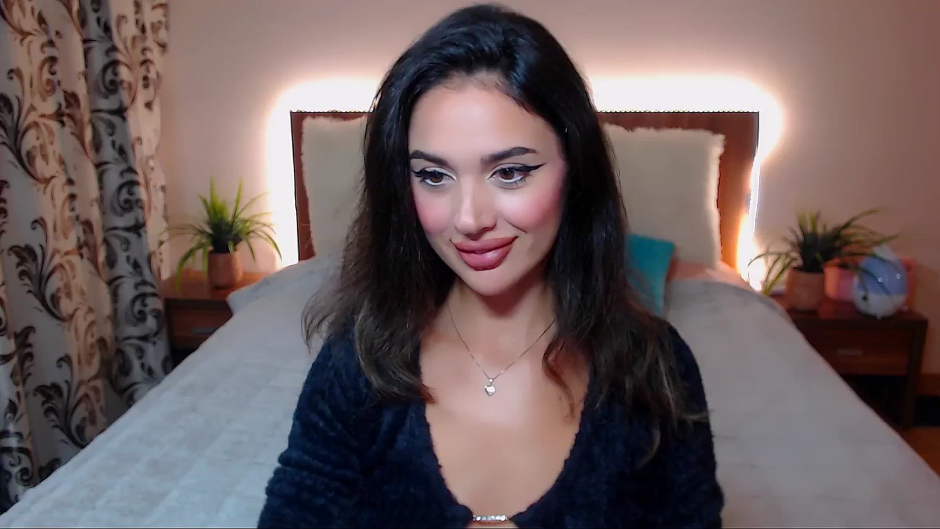 Gallery image thumbnail from DestinyFox1's myfreecams stream on, 10/09/2024, 18:29 image 5 of 20