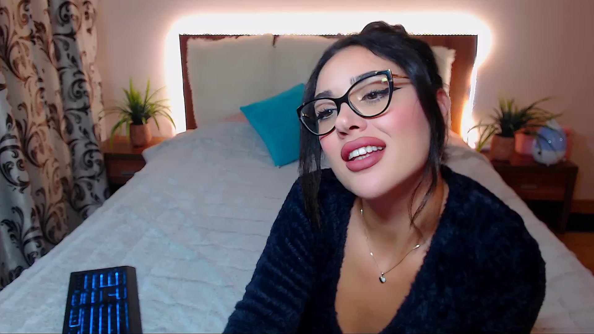 Gallery image thumbnail from DestinyFox1's myfreecams stream on, 10/09/2024, 19:08 image 9 of 20