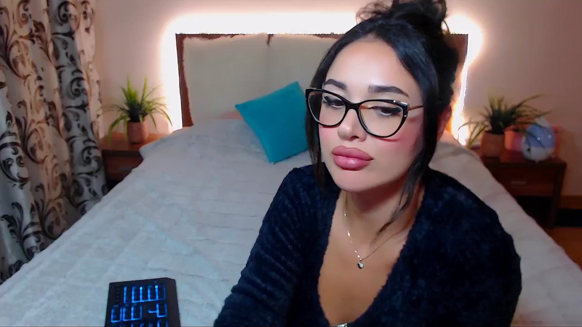 Gallery image thumbnail from DestinyFox1's myfreecams stream on, 10/09/2024, 19:08 image 11 of 20