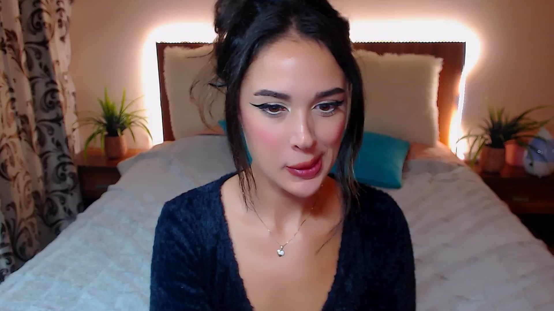 Gallery image thumbnail from DestinyFox1's myfreecams stream on, 10/09/2024, 20:48 image 8 of 20
