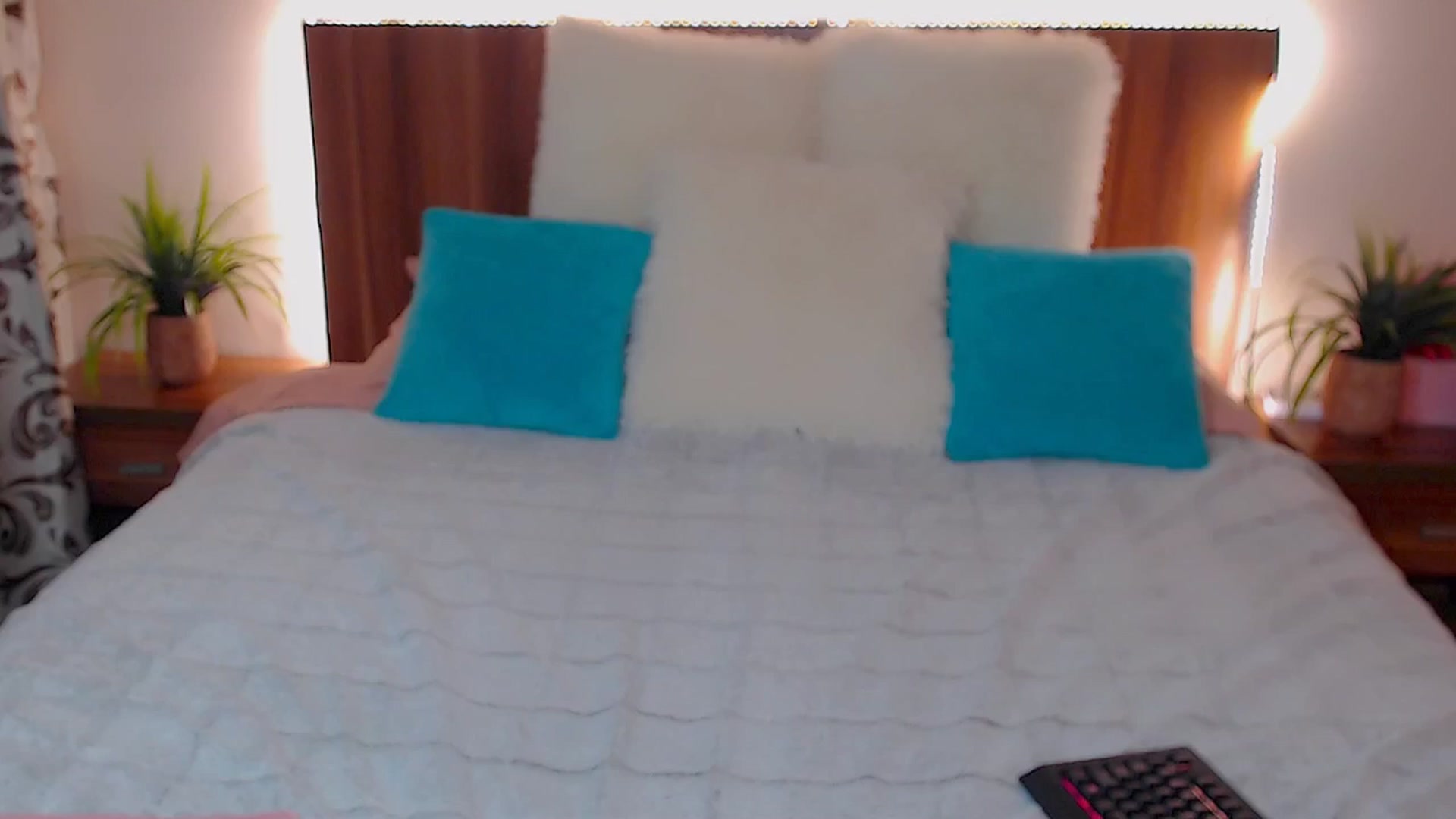 Gallery image thumbnail from DestinyFox1's myfreecams stream on, 10/12/2024, 20:02 image 18 of 20
