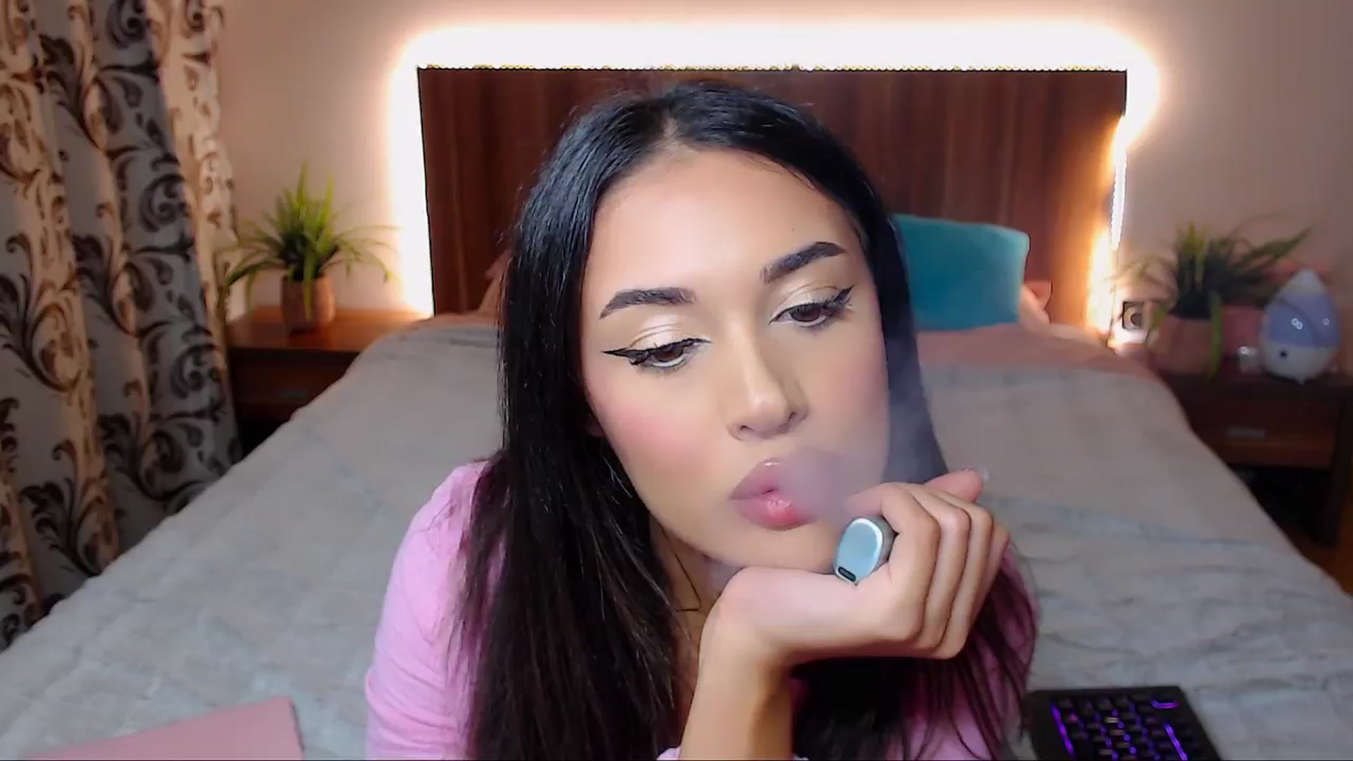Gallery image thumbnail from DestinyFox1's myfreecams stream on, 10/17/2024, 19:15 image 19 of 20