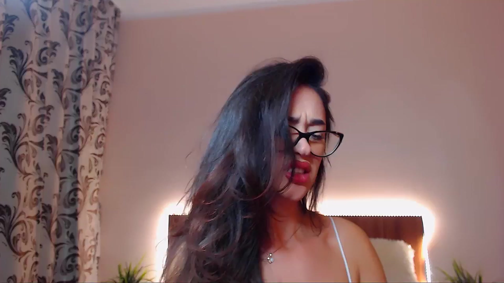 Gallery image thumbnail from DestinyFox1's myfreecams stream on, 11/09/2024, 23:13 image 19 of 20