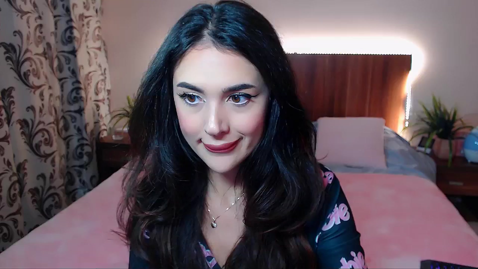 Gallery image thumbnail from DestinyFox1's myfreecams stream on, 11/10/2024, 21:15 image 10 of 20