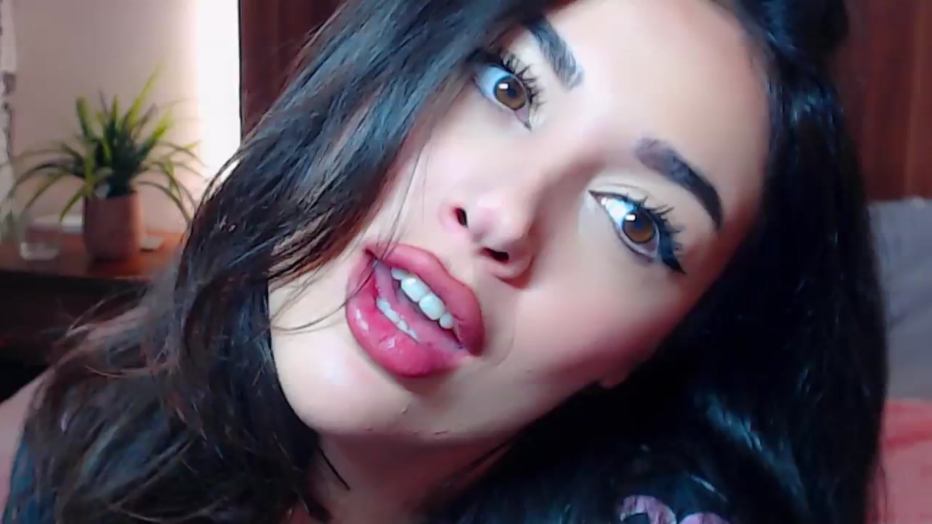 Gallery image thumbnail from DestinyFox1's myfreecams stream on, 11/10/2024, 22:54 image 4 of 20