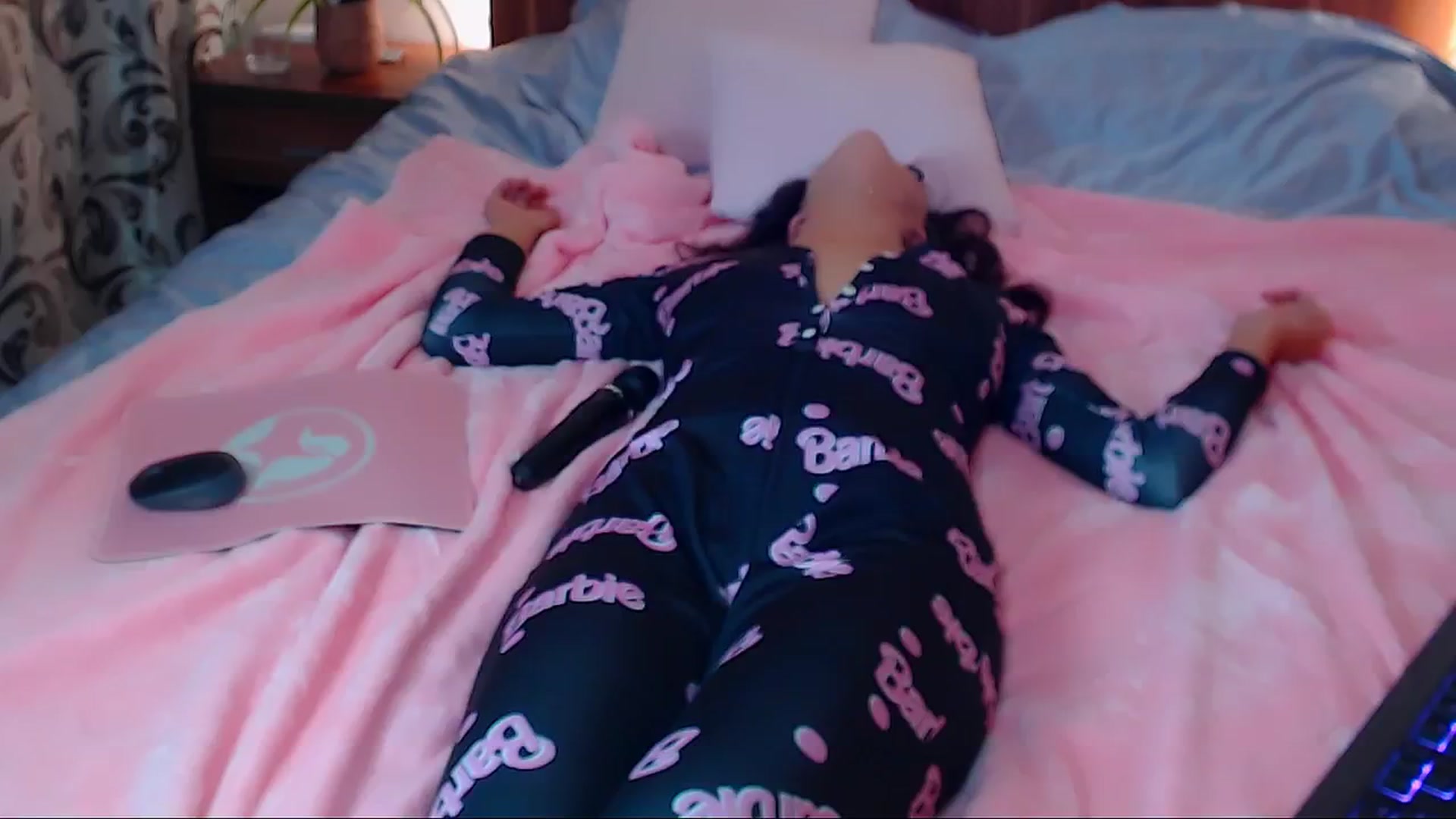 Gallery image thumbnail from DestinyFox1's myfreecams stream on, 11/10/2024, 23:49 image 6 of 20