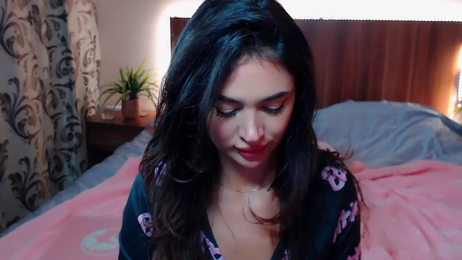 Gallery image thumbnail from DestinyFox1's myfreecams stream on, 11/10/2024, 23:49 image 20 of 20