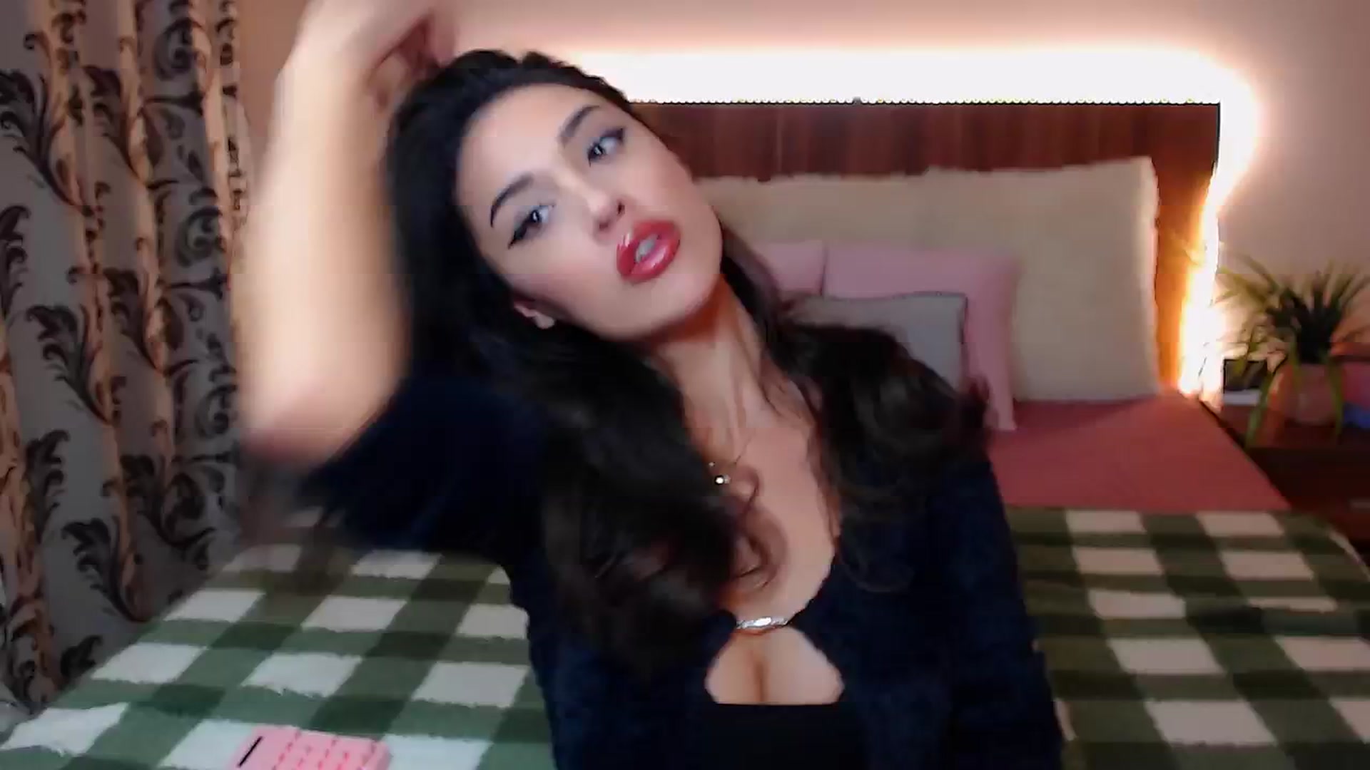Gallery image thumbnail from DestinyFox1's myfreecams stream on, 11/24/2024, 22:02 image 4 of 20