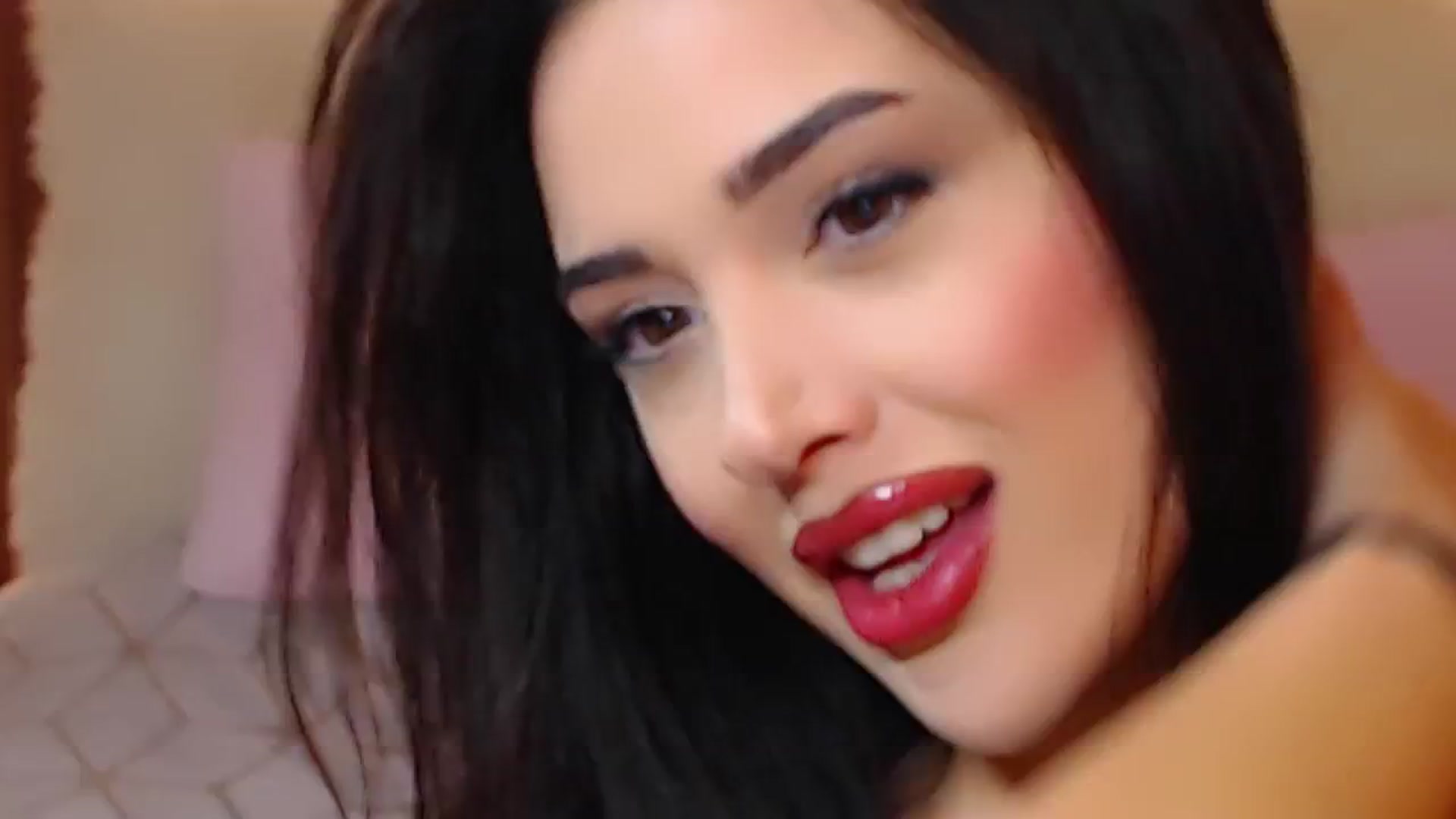 Gallery image thumbnail from DestinyFox1's myfreecams stream on, 12/14/2024, 14:37 image 5 of 20