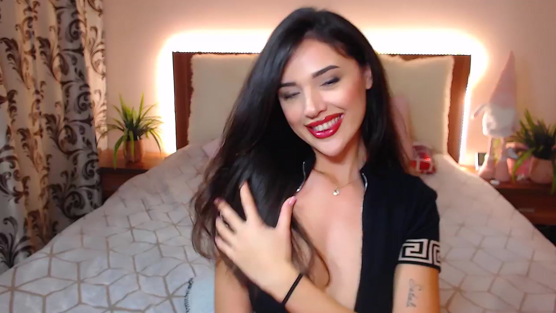 Gallery image thumbnail from DestinyFox1's myfreecams stream on, 12/14/2024, 16:23 image 7 of 20