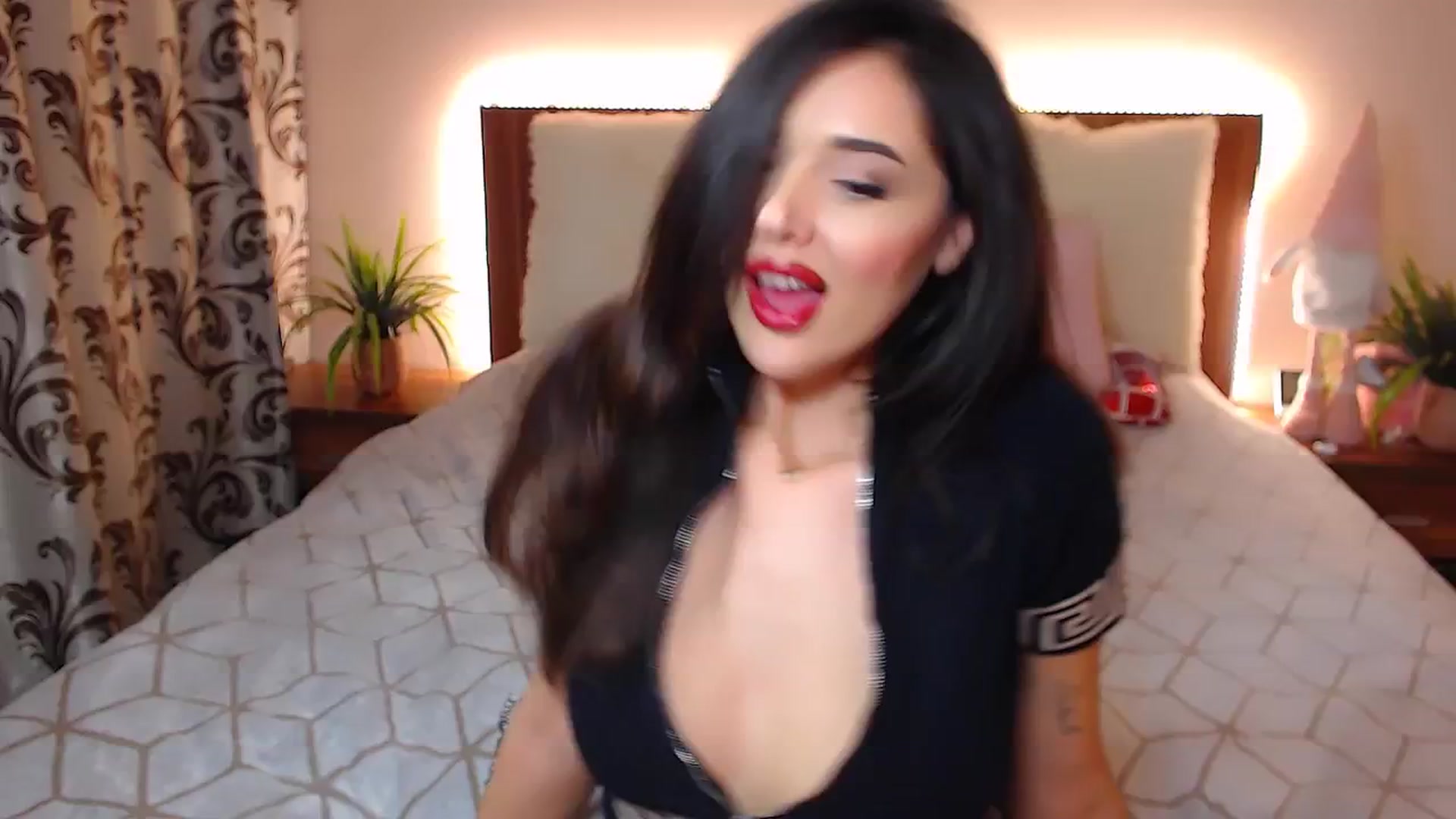 Gallery image thumbnail from DestinyFox1's myfreecams stream on, 12/14/2024, 16:23 image 1 of 20