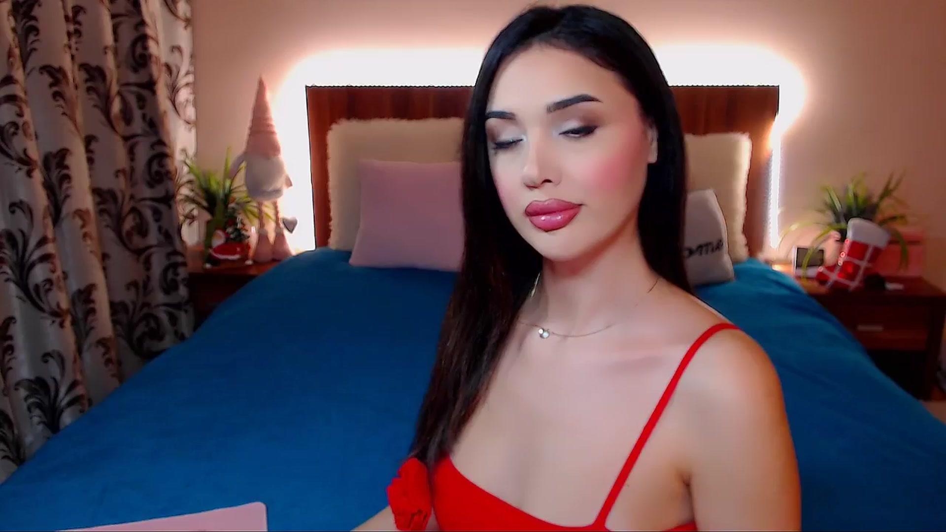 Gallery image thumbnail from DestinyFox1's myfreecams stream on, 12/19/2024, 19:51 image 3 of 20