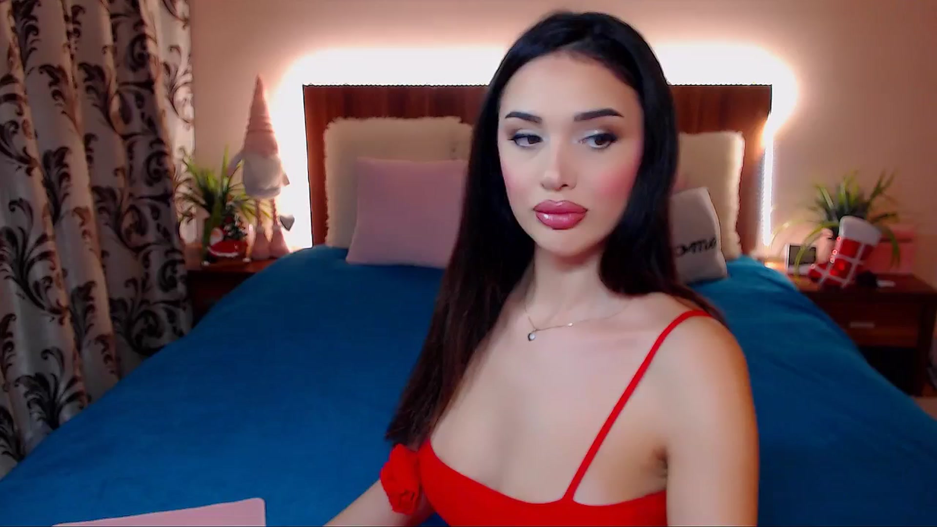 Gallery image thumbnail from DestinyFox1's myfreecams stream on, 12/19/2024, 19:51 image 5 of 20