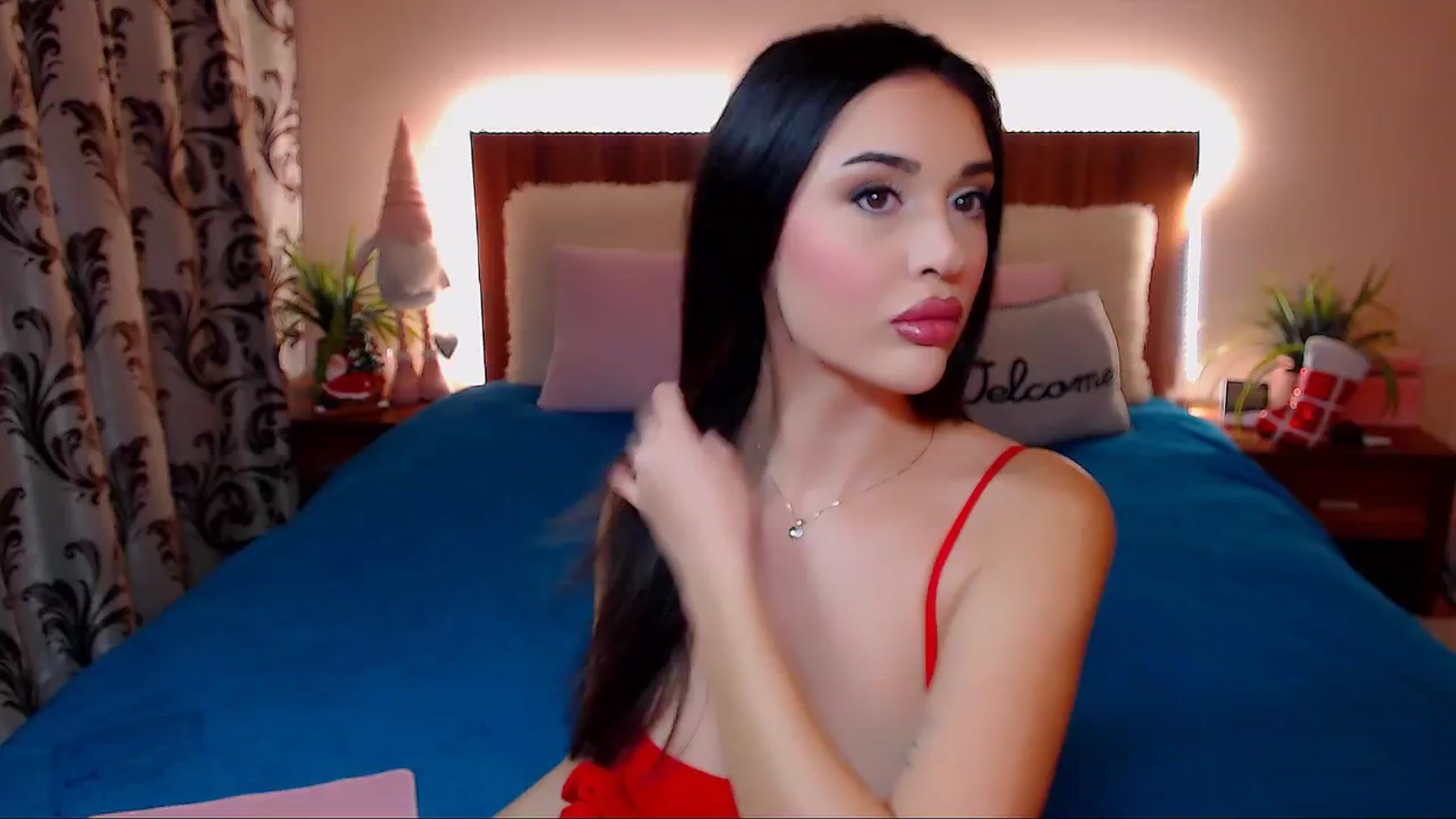 Gallery image thumbnail from DestinyFox1's myfreecams stream on, 12/19/2024, 19:51 image 8 of 20