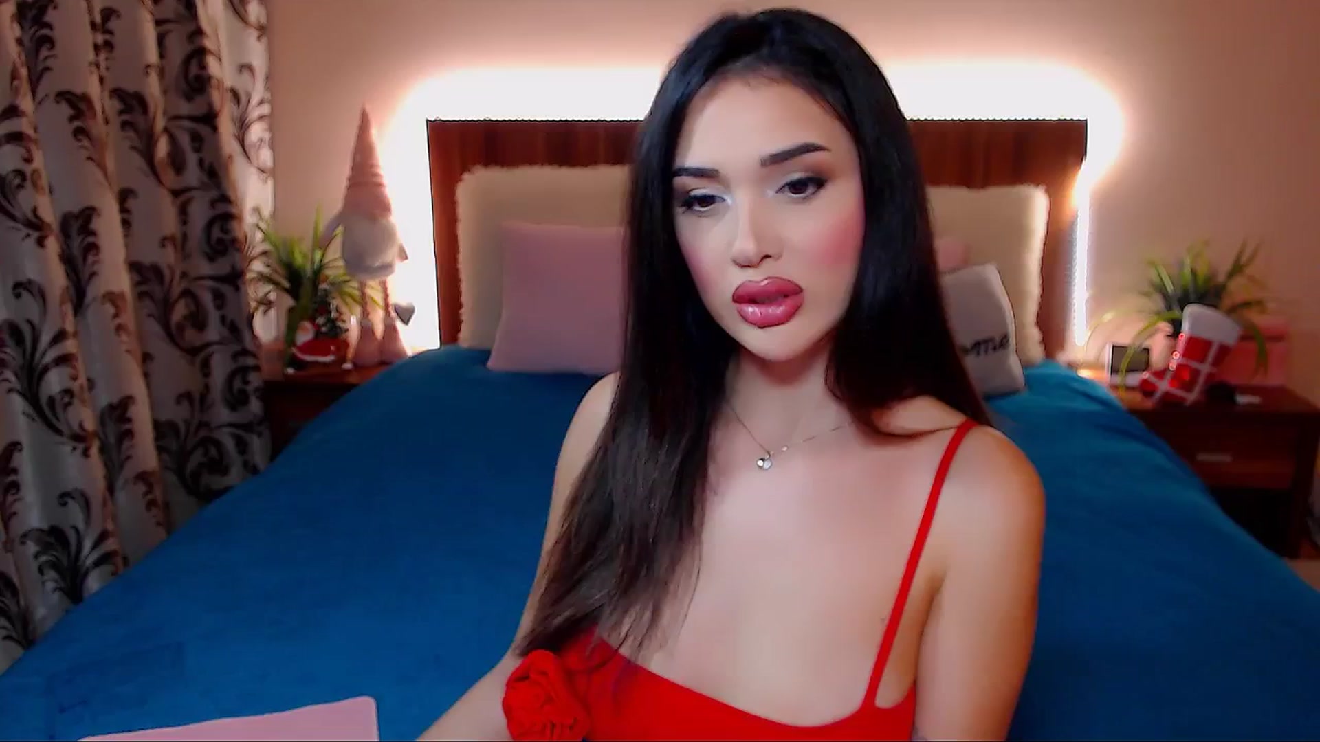 Gallery image thumbnail from DestinyFox1's myfreecams stream on, 12/19/2024, 19:51 image 9 of 20