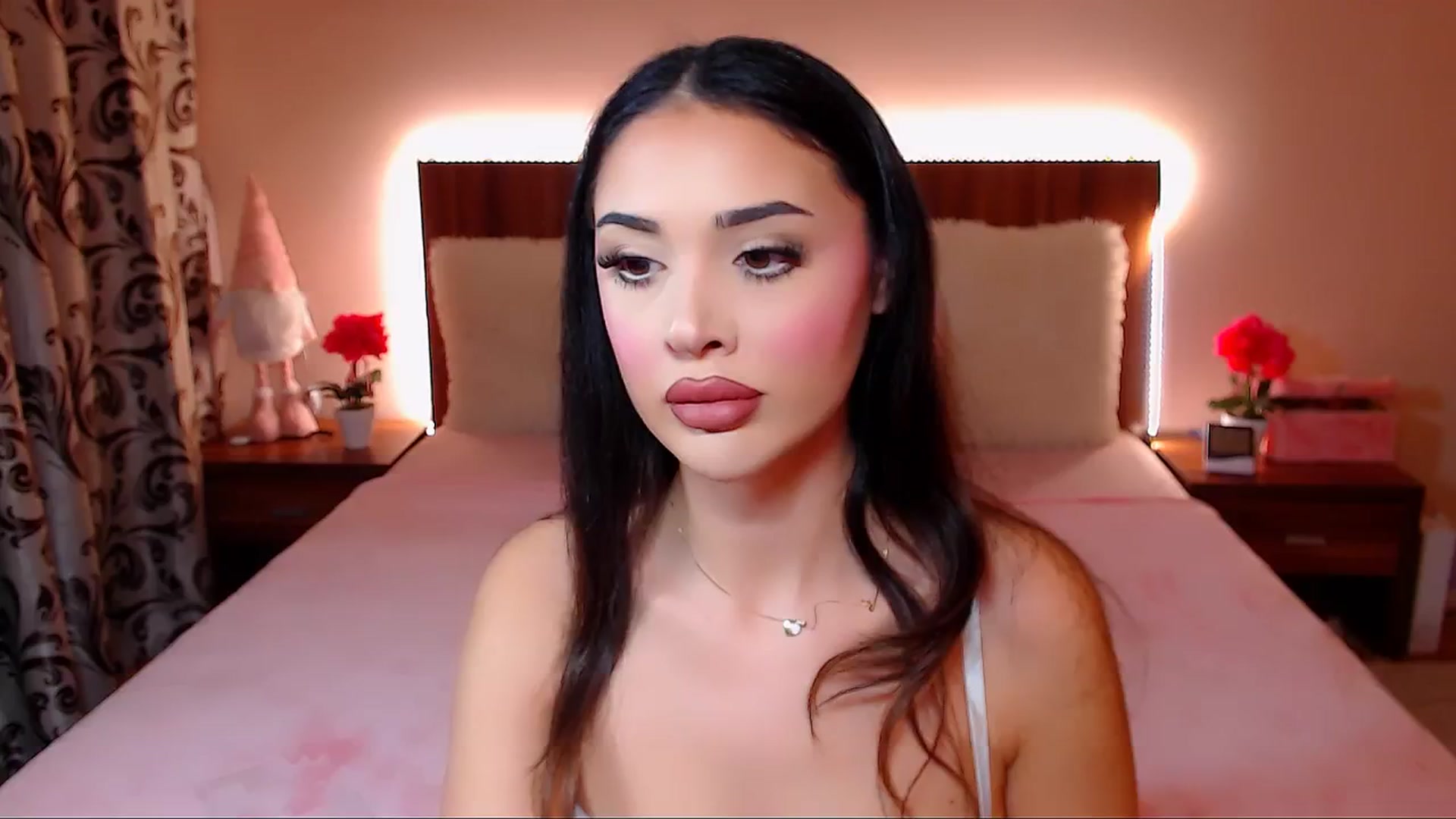 Gallery image thumbnail from DestinyFox1's myfreecams stream on, 12/29/2024, 20:34 image 2 of 20