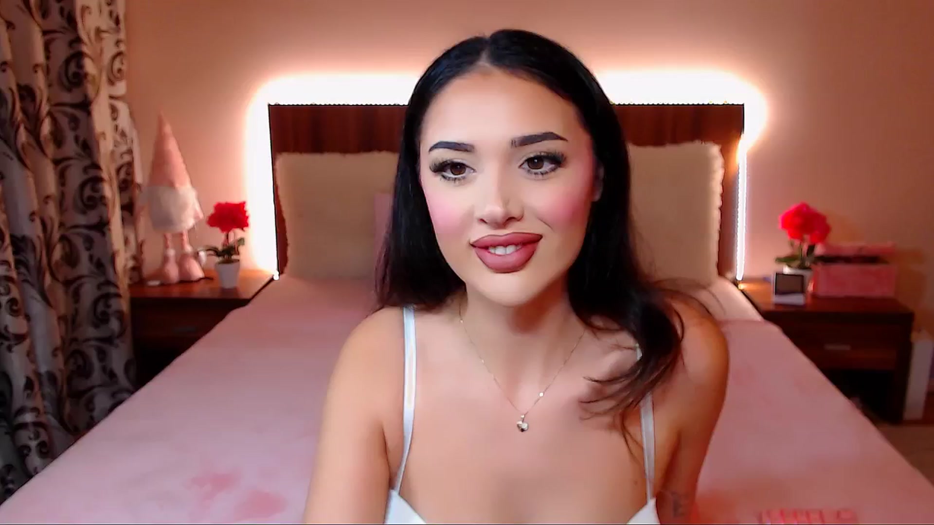 Gallery image thumbnail from DestinyFox1's myfreecams stream on, 12/29/2024, 20:34 image 5 of 20