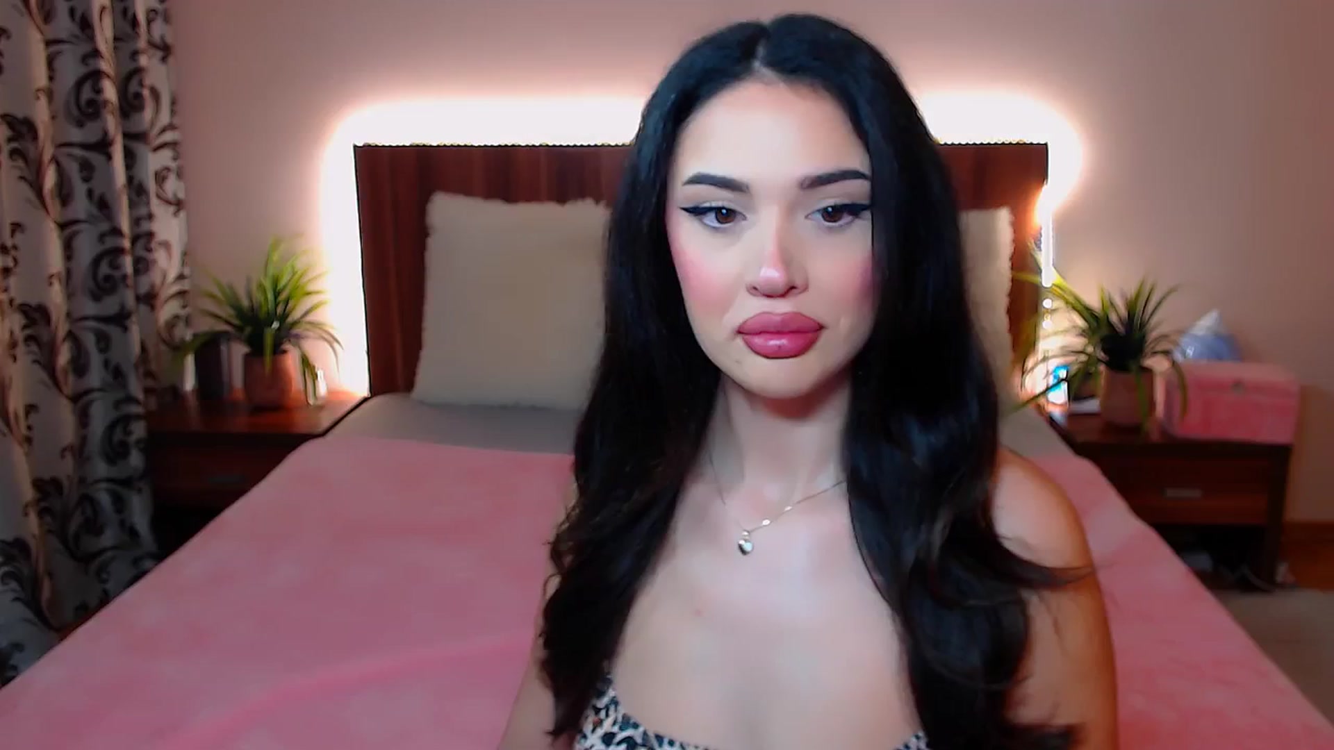 Gallery image thumbnail from DestinyFox1's myfreecams stream on, 02/21/2025, 05:38 image 12 of 20
