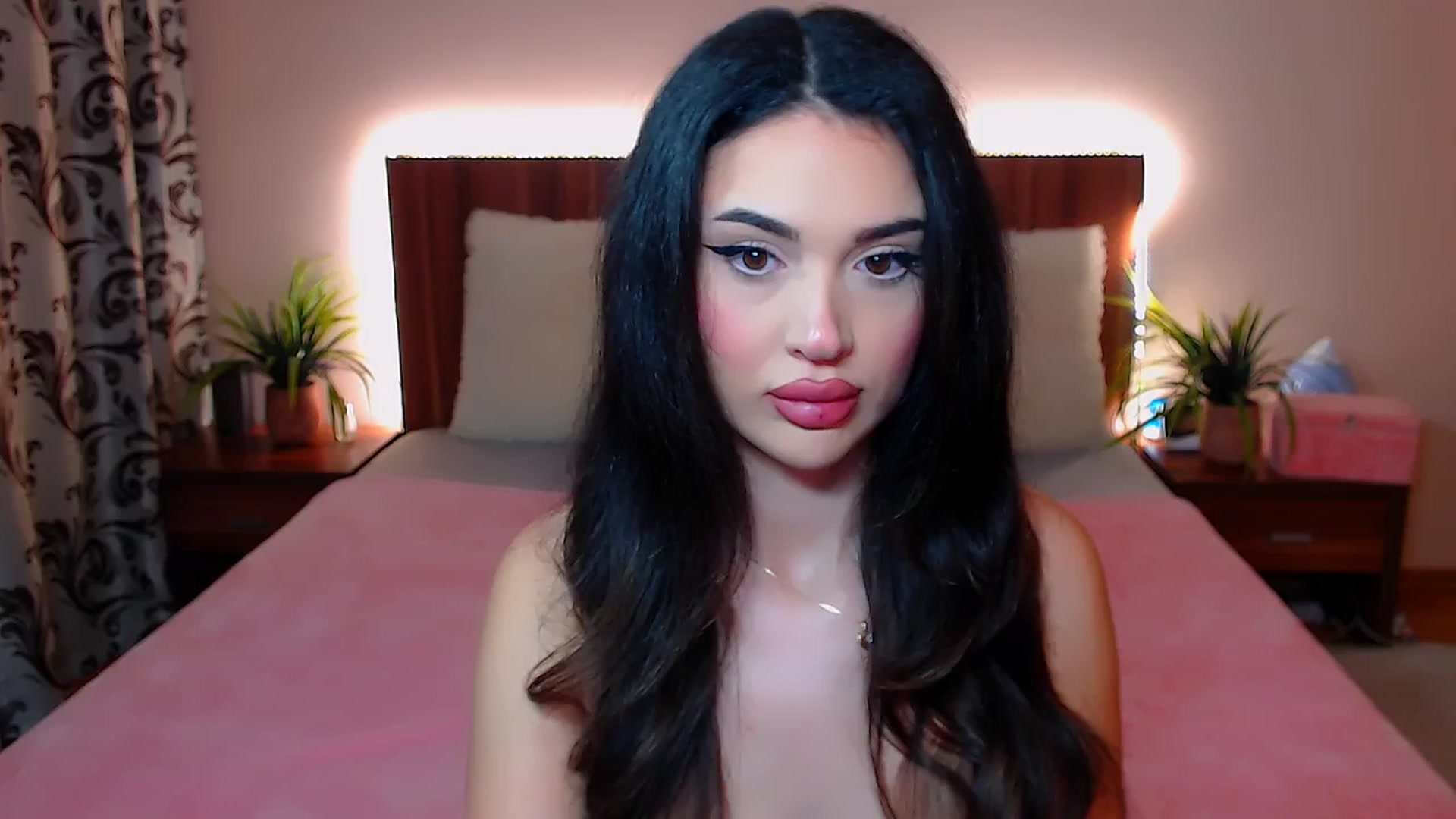 Gallery image thumbnail from DestinyFox1's myfreecams stream on, 02/21/2025, 05:38 image 6 of 20