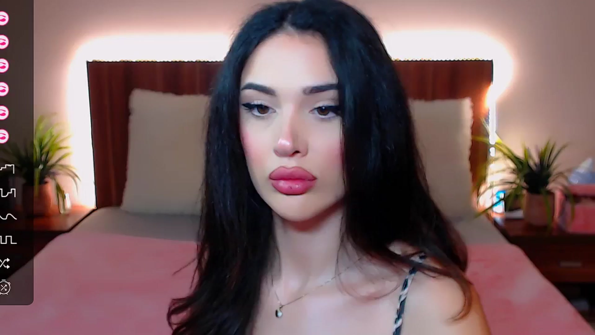 Gallery image thumbnail from DestinyFox1's myfreecams stream on, 02/21/2025, 06:40 image 18 of 20