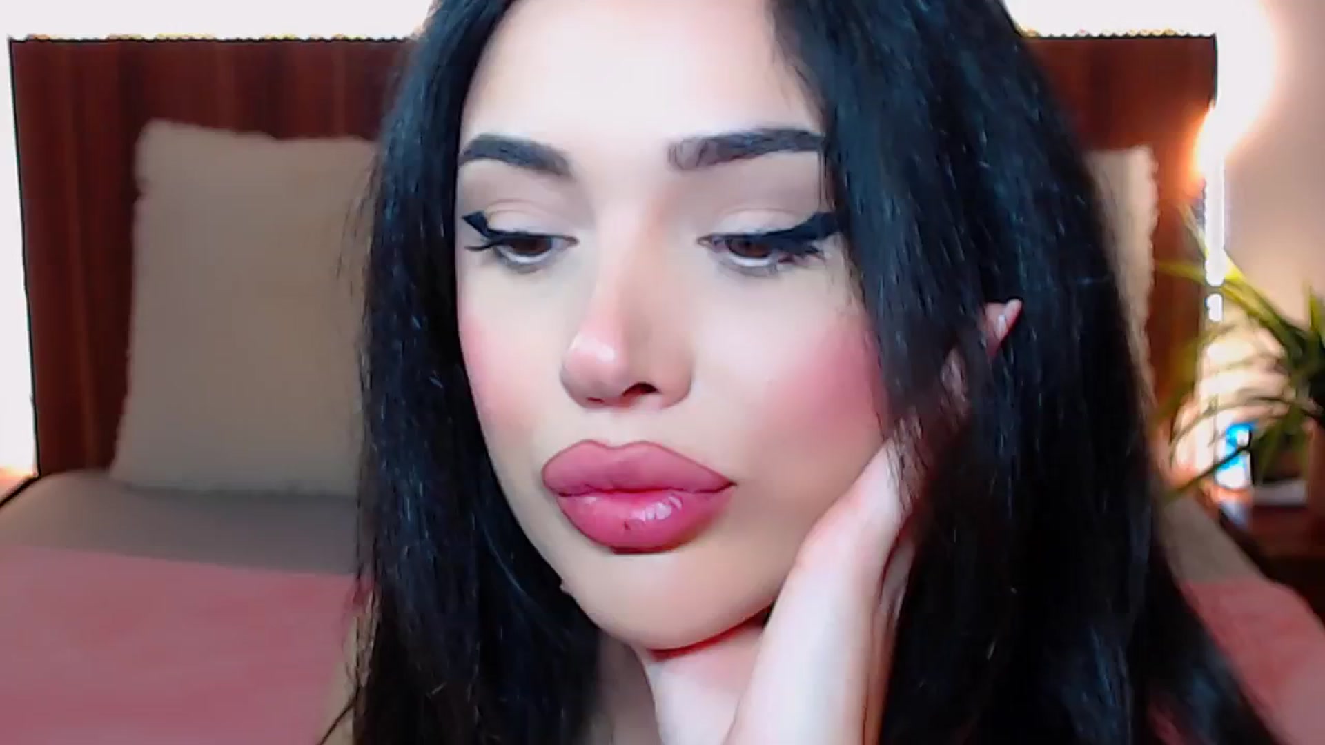 Gallery image thumbnail from DestinyFox1's myfreecams stream on, 02/21/2025, 06:40 image 16 of 20