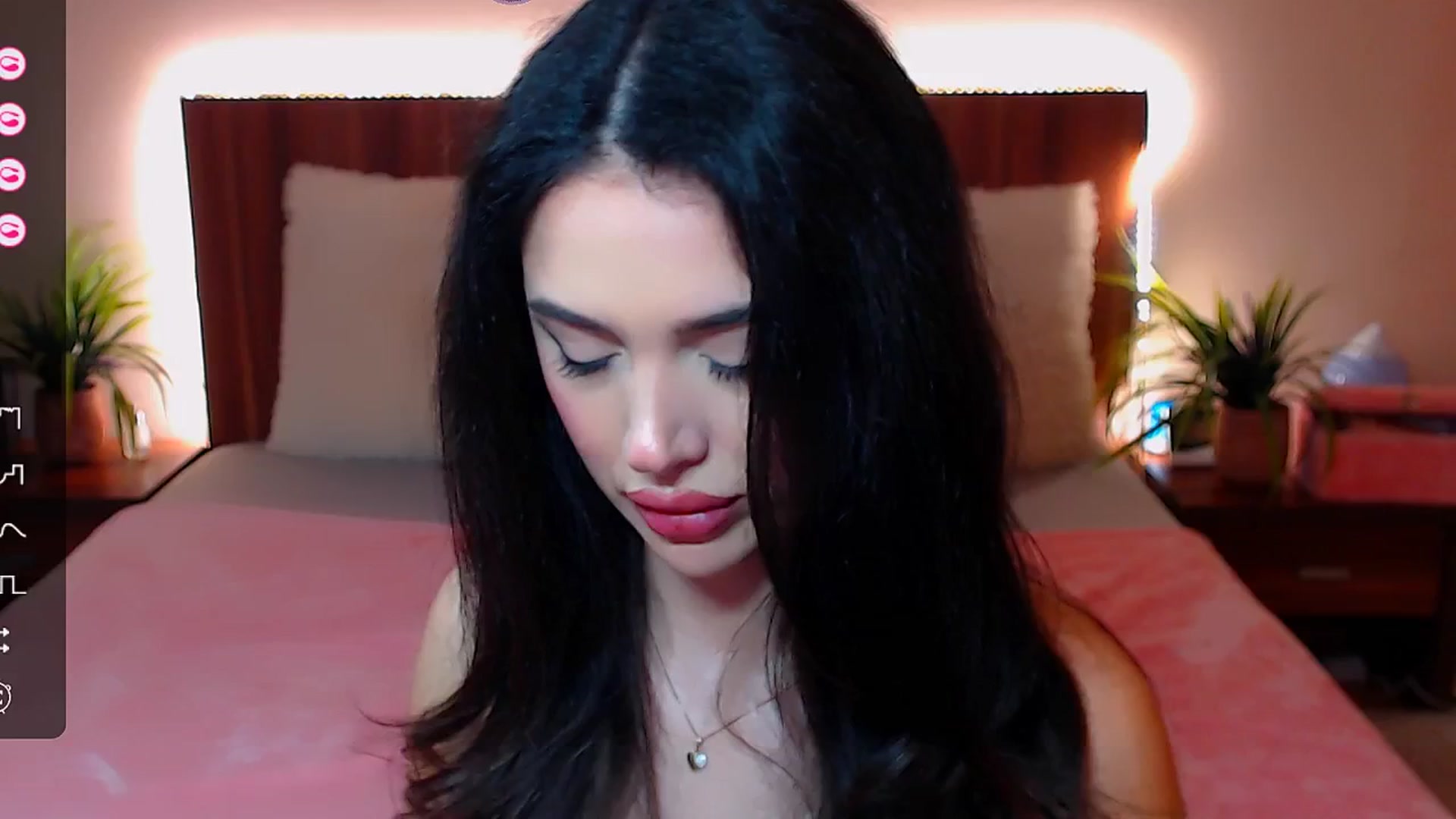 Gallery image thumbnail from DestinyFox1's myfreecams stream on, 02/21/2025, 07:59 image 3 of 20