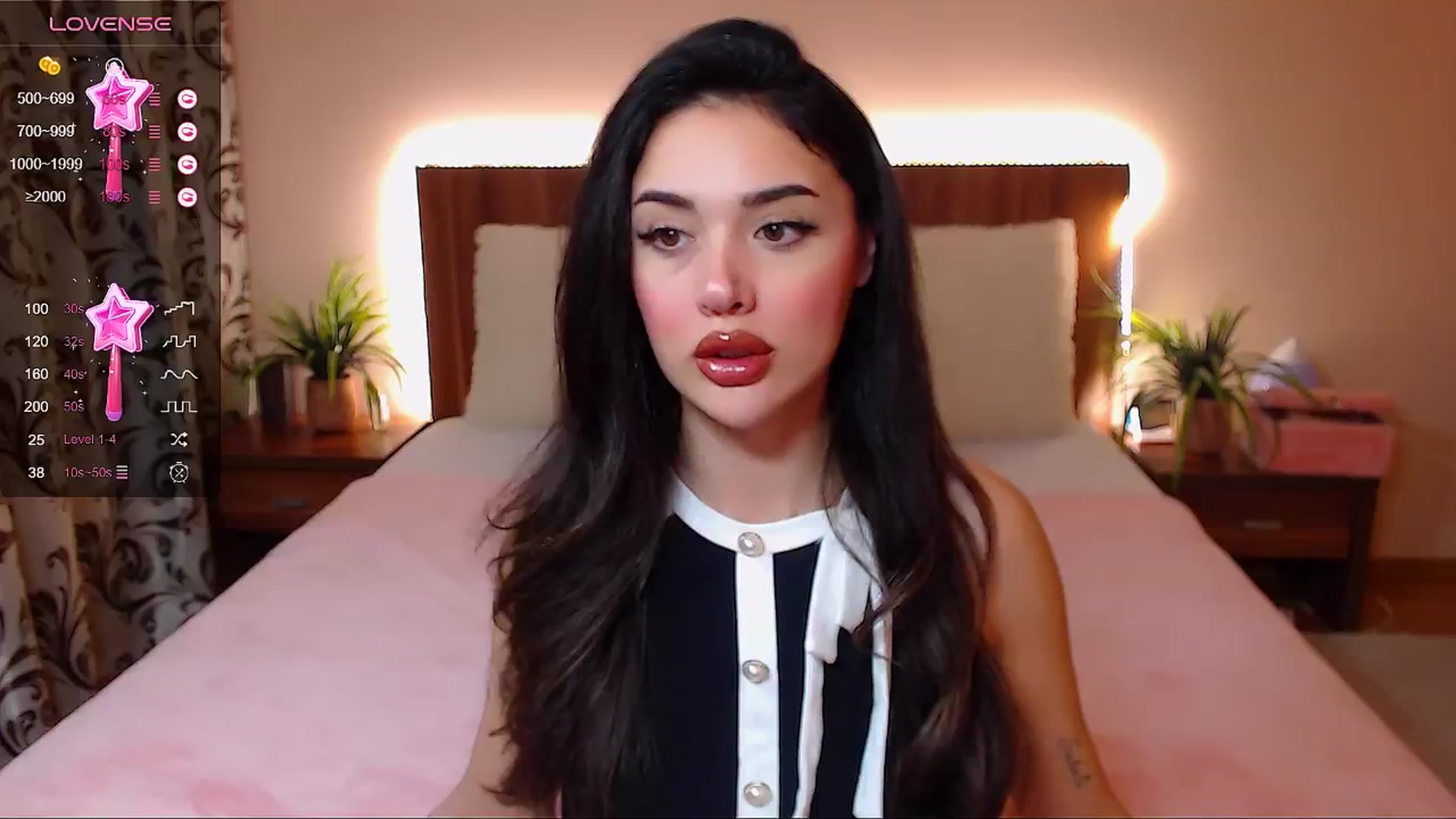 Gallery image thumbnail from DestinyFox1's myfreecams stream on, 02/22/2025, 18:54 image 6 of 20
