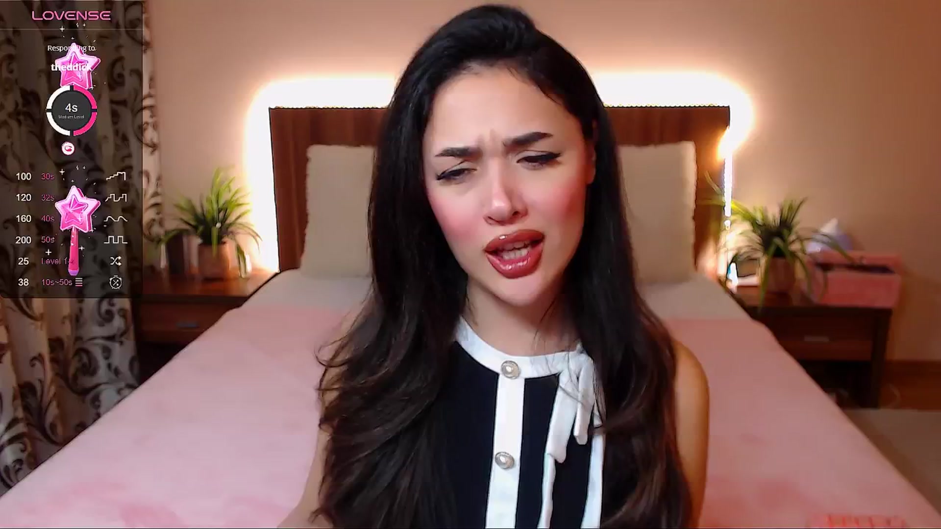 Gallery image thumbnail from DestinyFox1's myfreecams stream on, 02/22/2025, 18:54 image 16 of 20